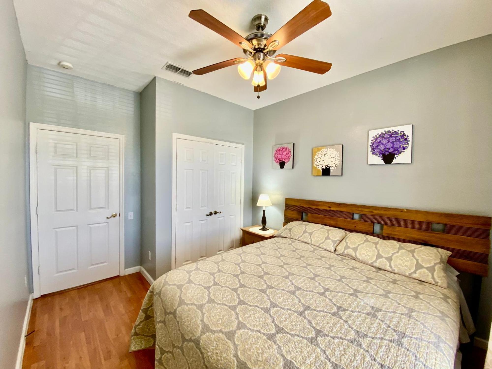 3 Bedroom Style Condo, 3 Miles To Disney! Apartment *