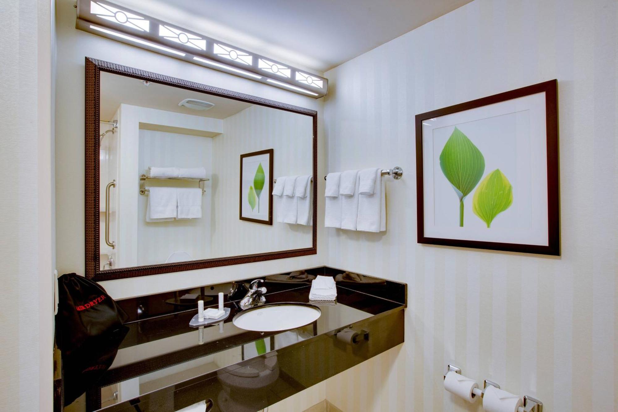 Fairfield By Marriott & West/palm Bay 3*