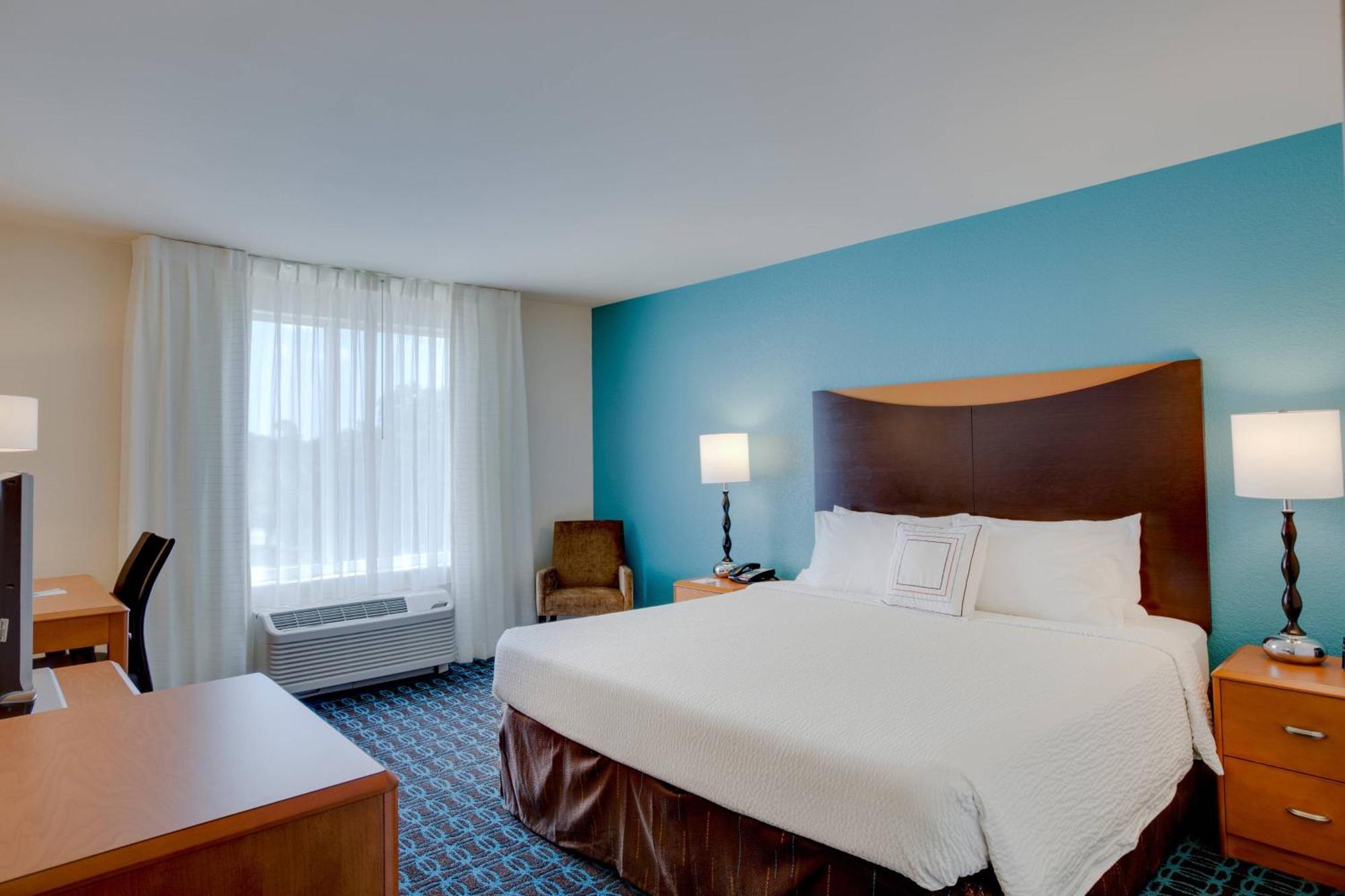 Fairfield By Marriott & West/palm Bay Hotel