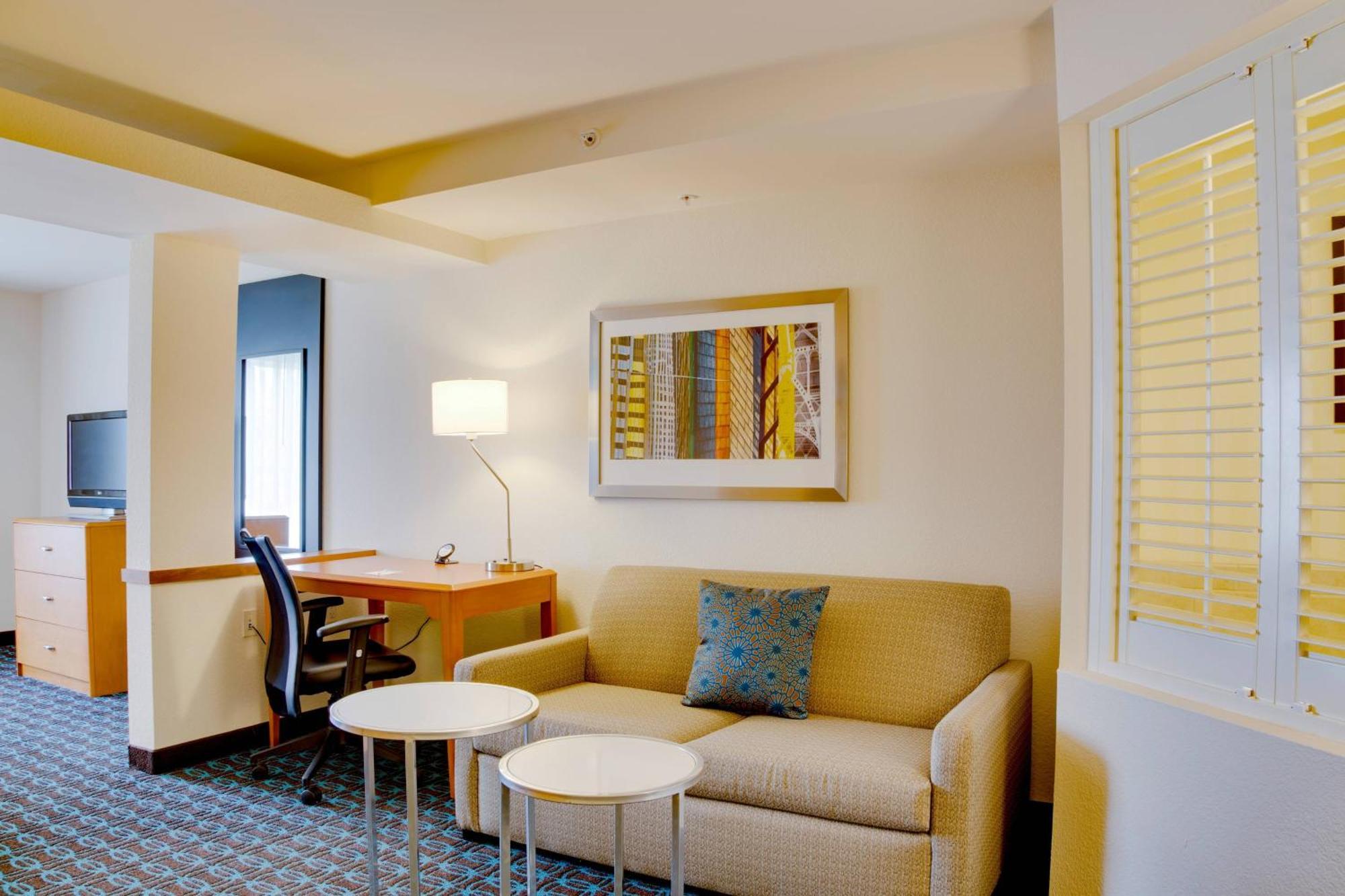 Hotel Fairfield By Marriott & West/palm Bay 3*