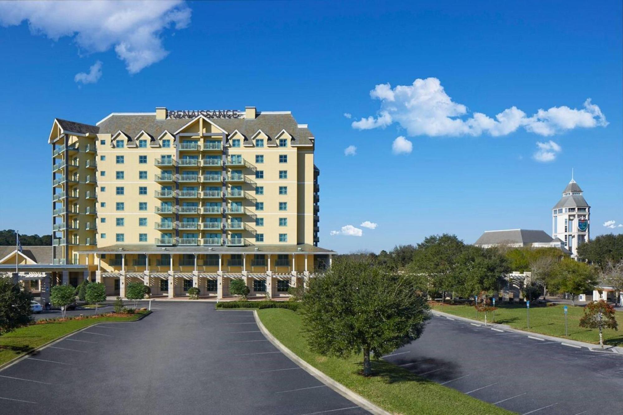 Resort World Golf Village Renaissance 4*