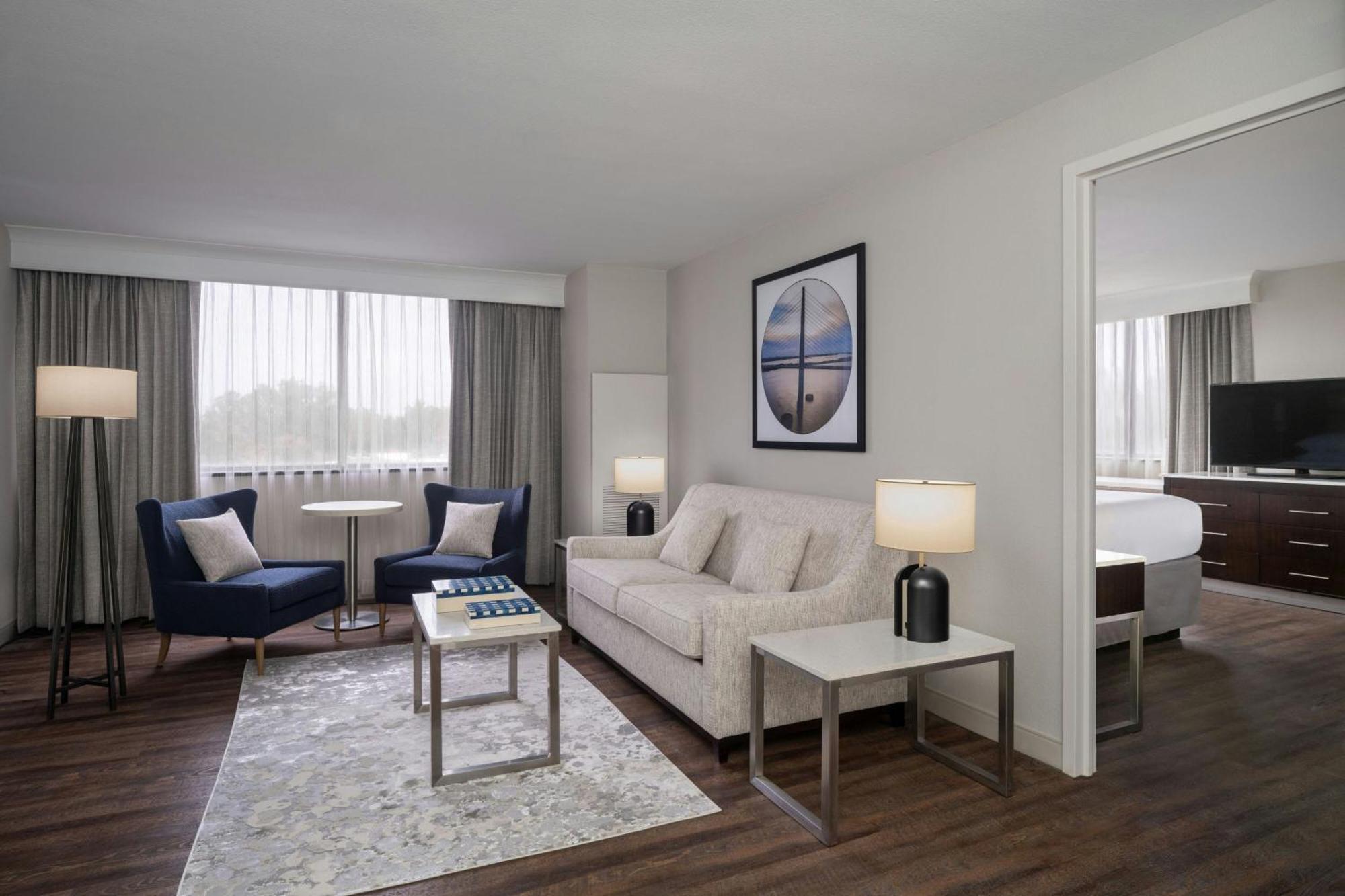 Hotel Delta By Marriott Deerwood Jacksonville