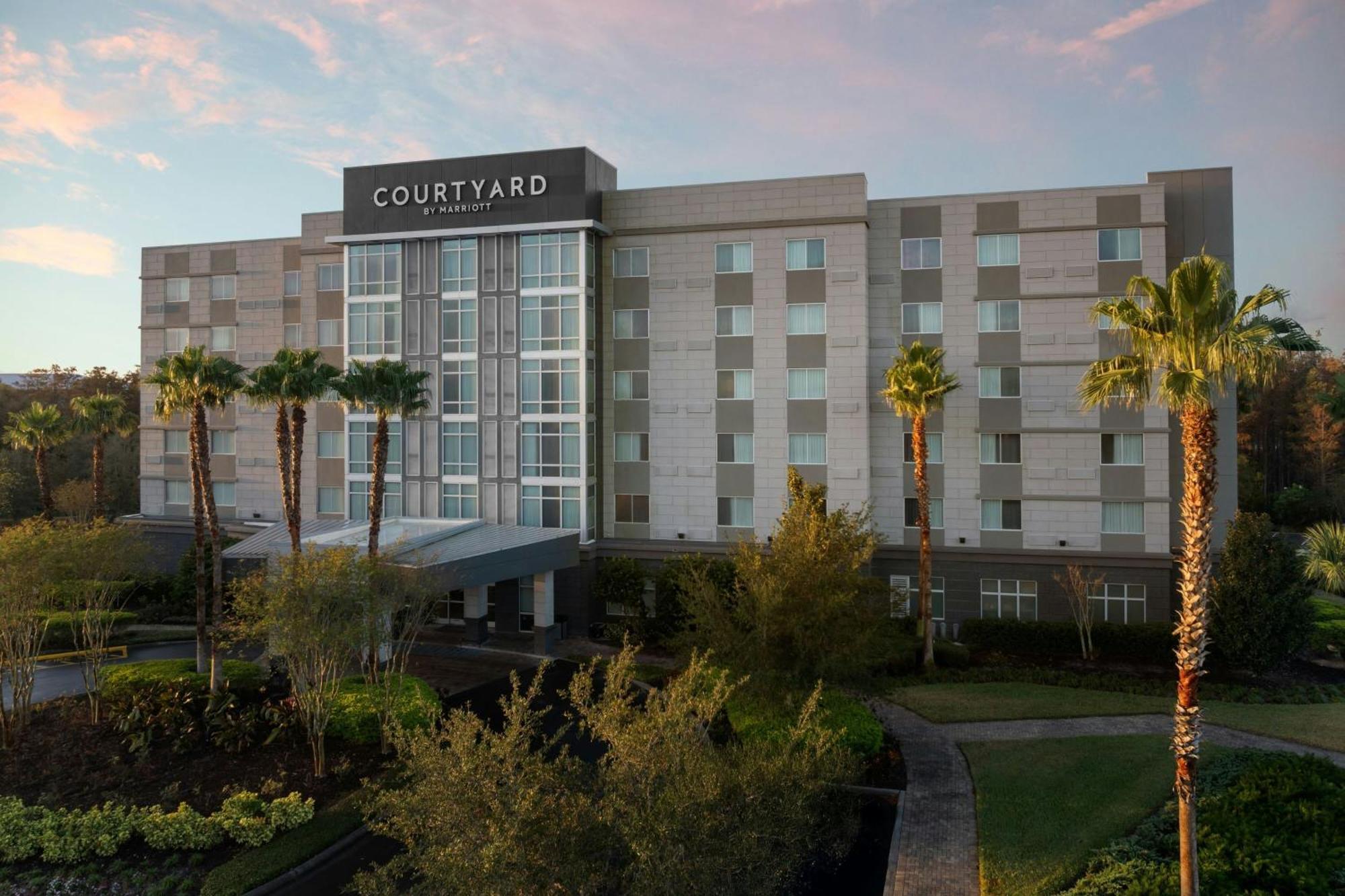 Courtyard By Marriott Orlando South/grande Lakes Area Hotel 2*