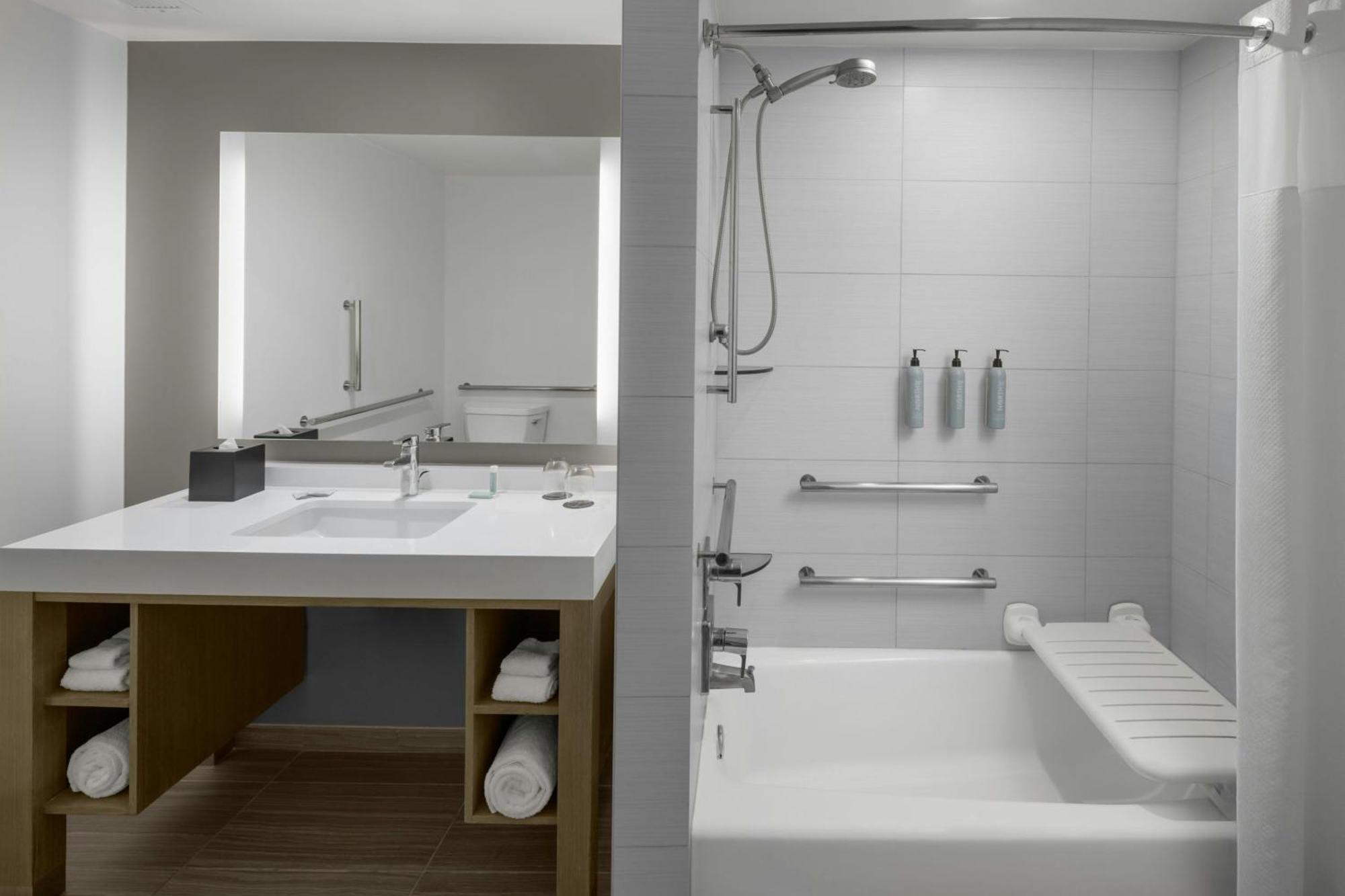 Hotel Courtyard By Marriott Orlando South/grande Lakes Area 2*