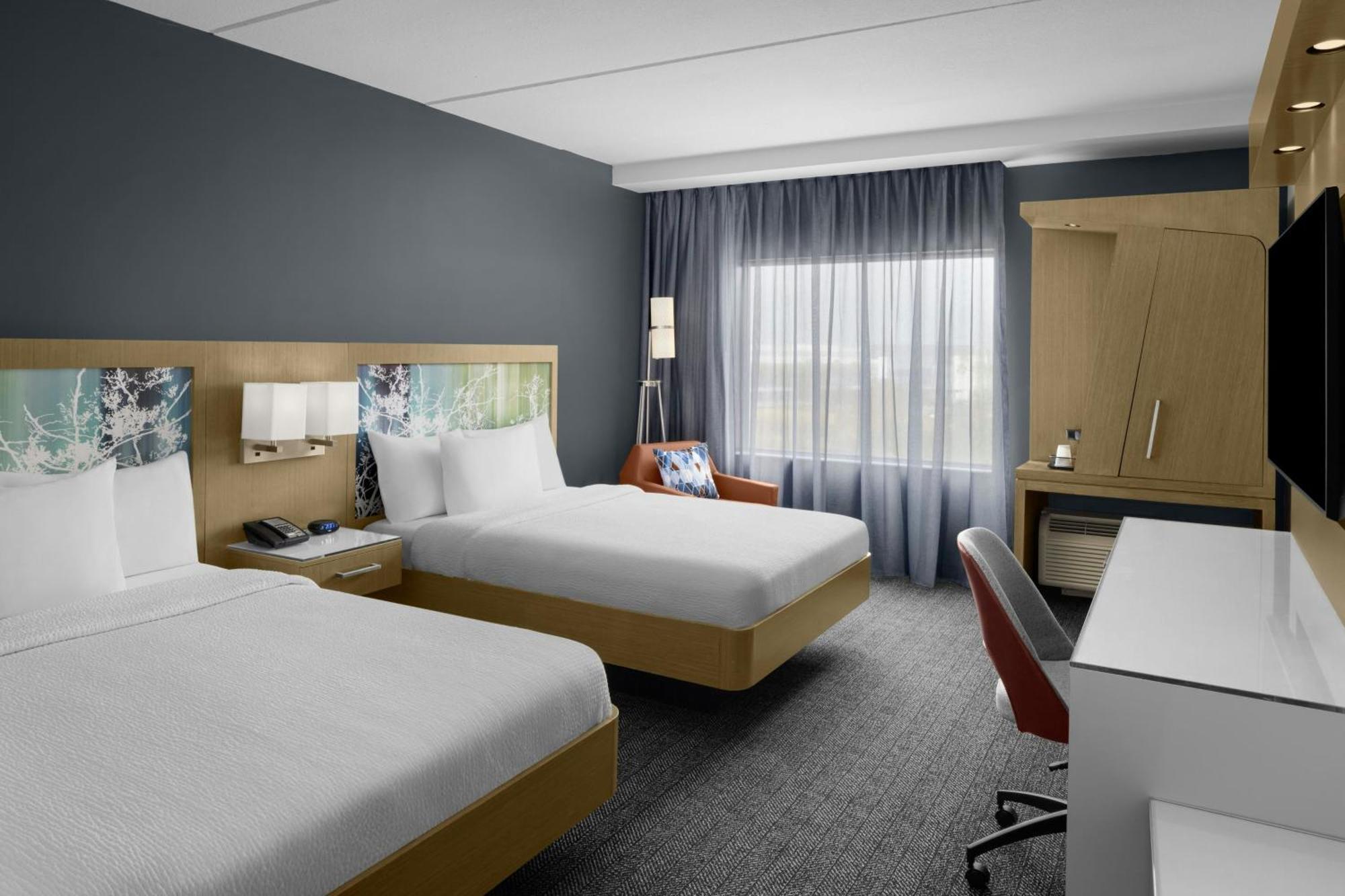 Courtyard By Marriott Orlando South/grande Lakes Area 2*