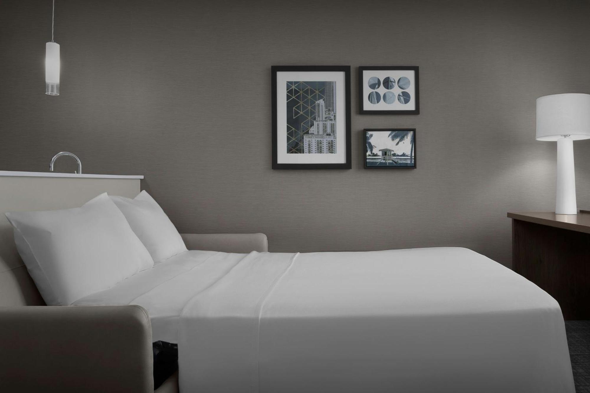 Hotel By Marriott Lauderdale Airport & Cruise Port 3*