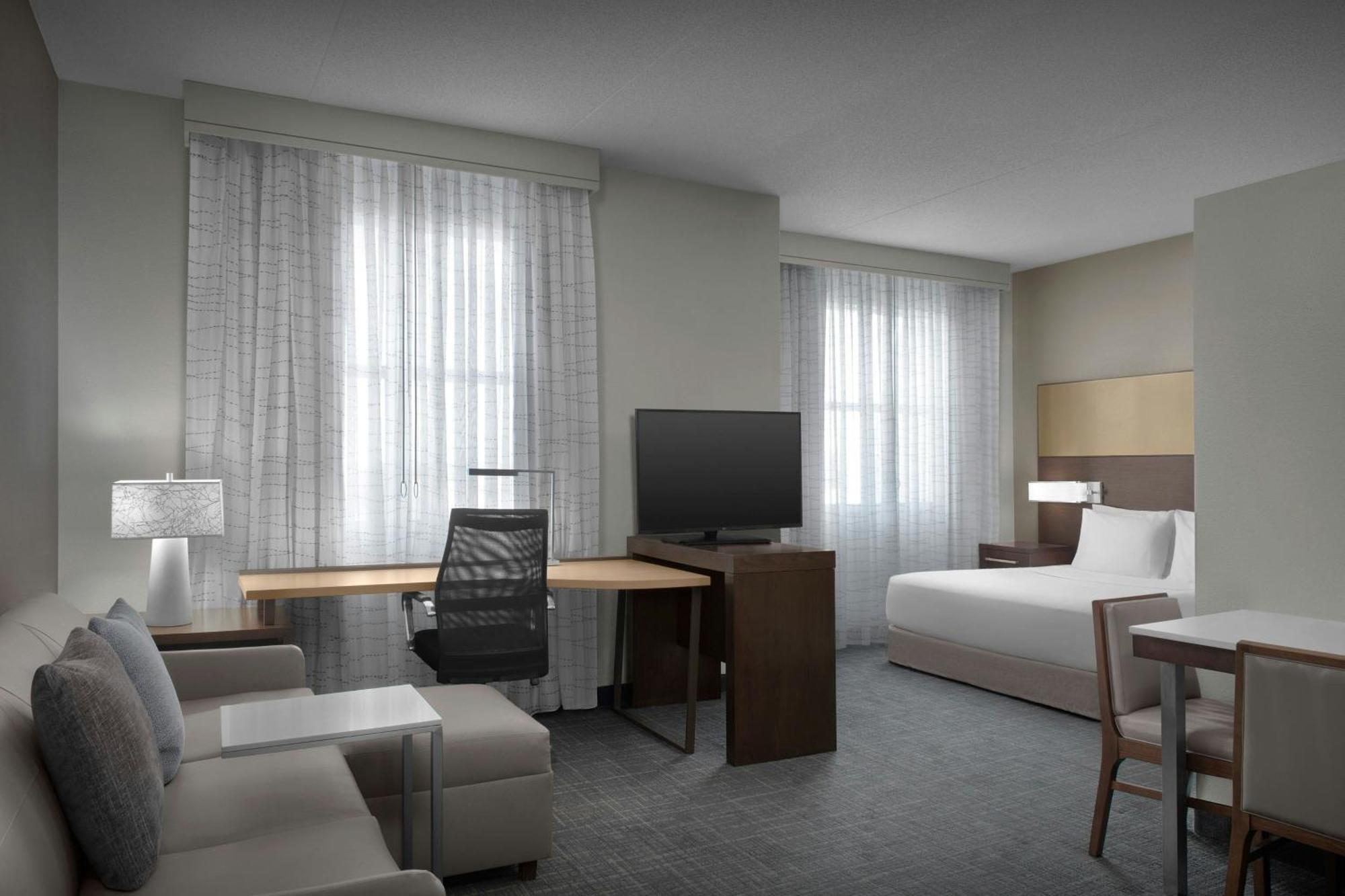 Hotel By Marriott Lauderdale Airport & Cruise Port