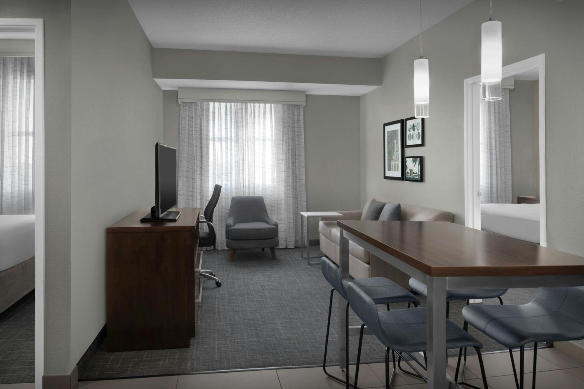 By Marriott Lauderdale Airport & Cruise Port Hotel Dania Beach