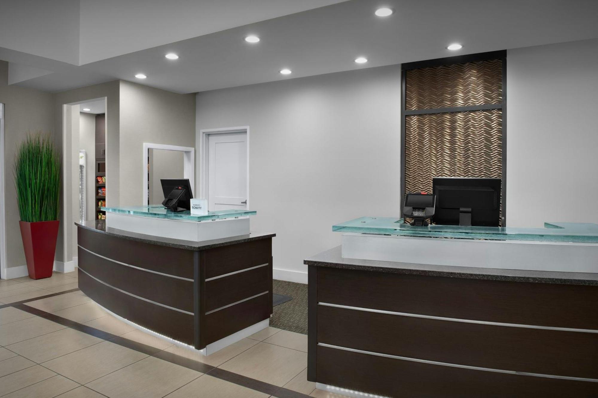 By Marriott Lauderdale Airport & Cruise Port Hotel