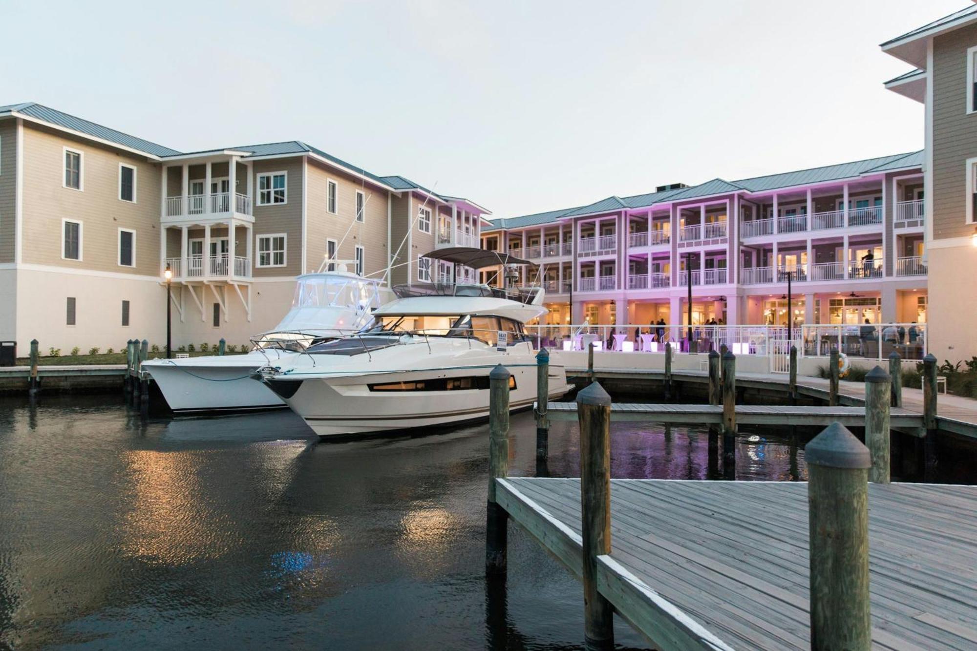 Waterline & Marina, Autograph Collection