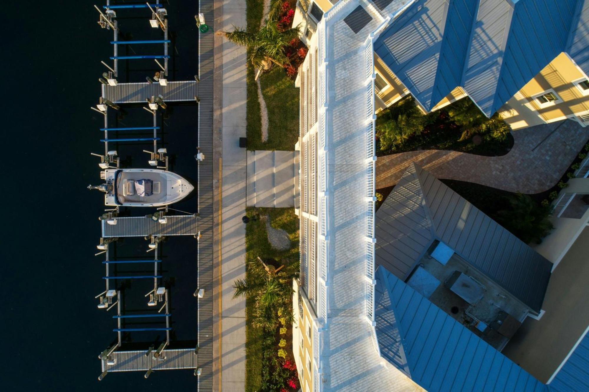 Hotel Waterline & Marina, Autograph Collection 4*