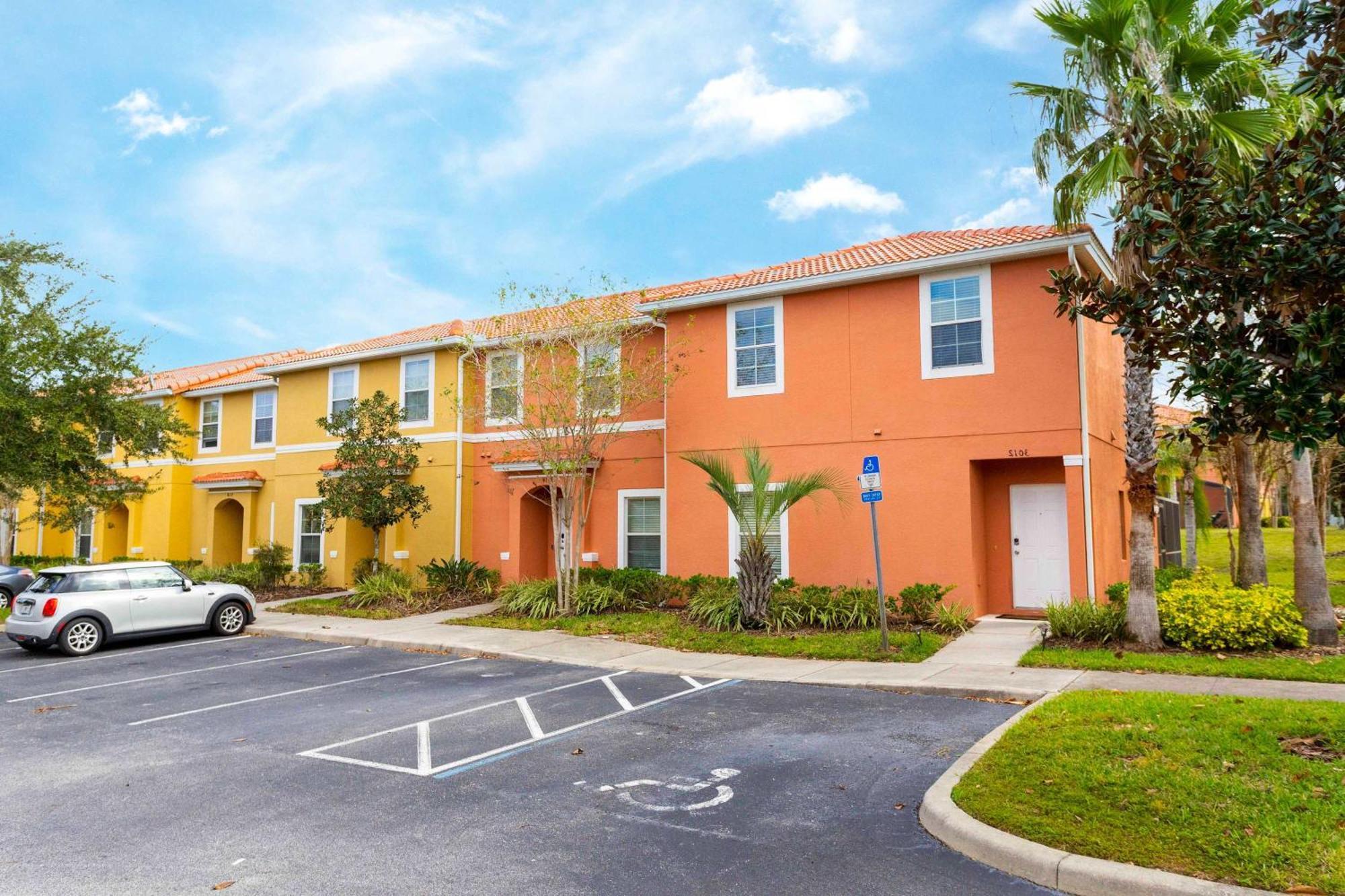 Three Bedrooms Townhome 3012 * Kissimmee