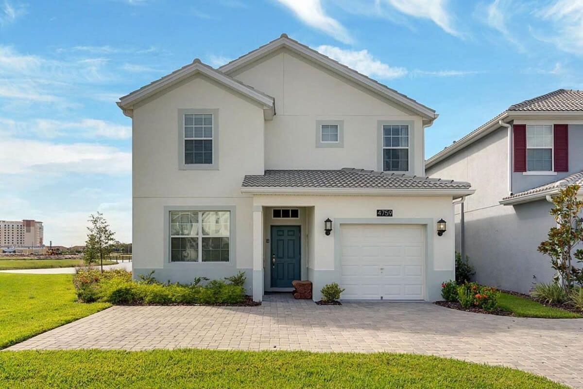 Five Bedrooms Single Family 4759 Holiday home