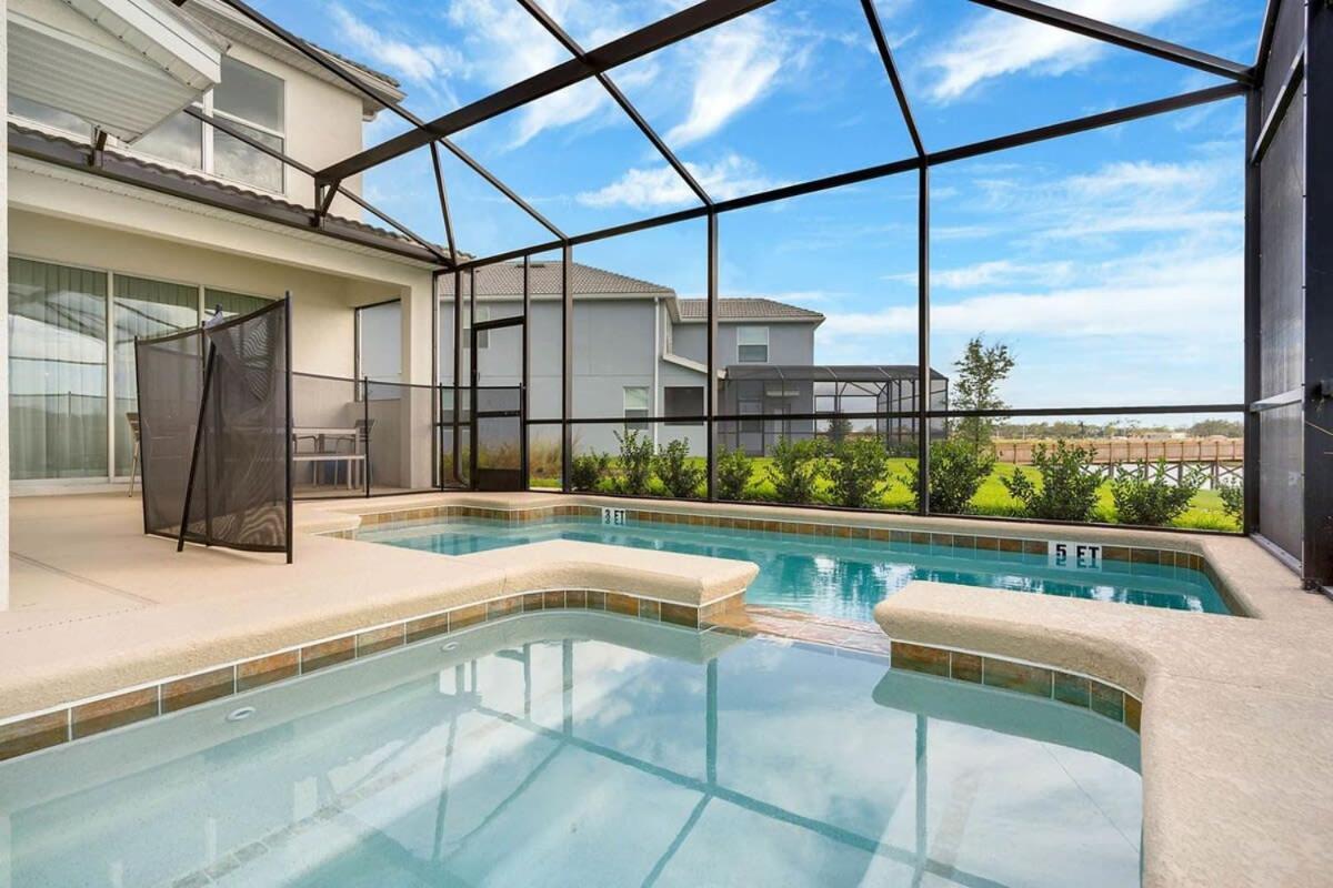 Five Bedrooms Single Family 4759 Holiday home *