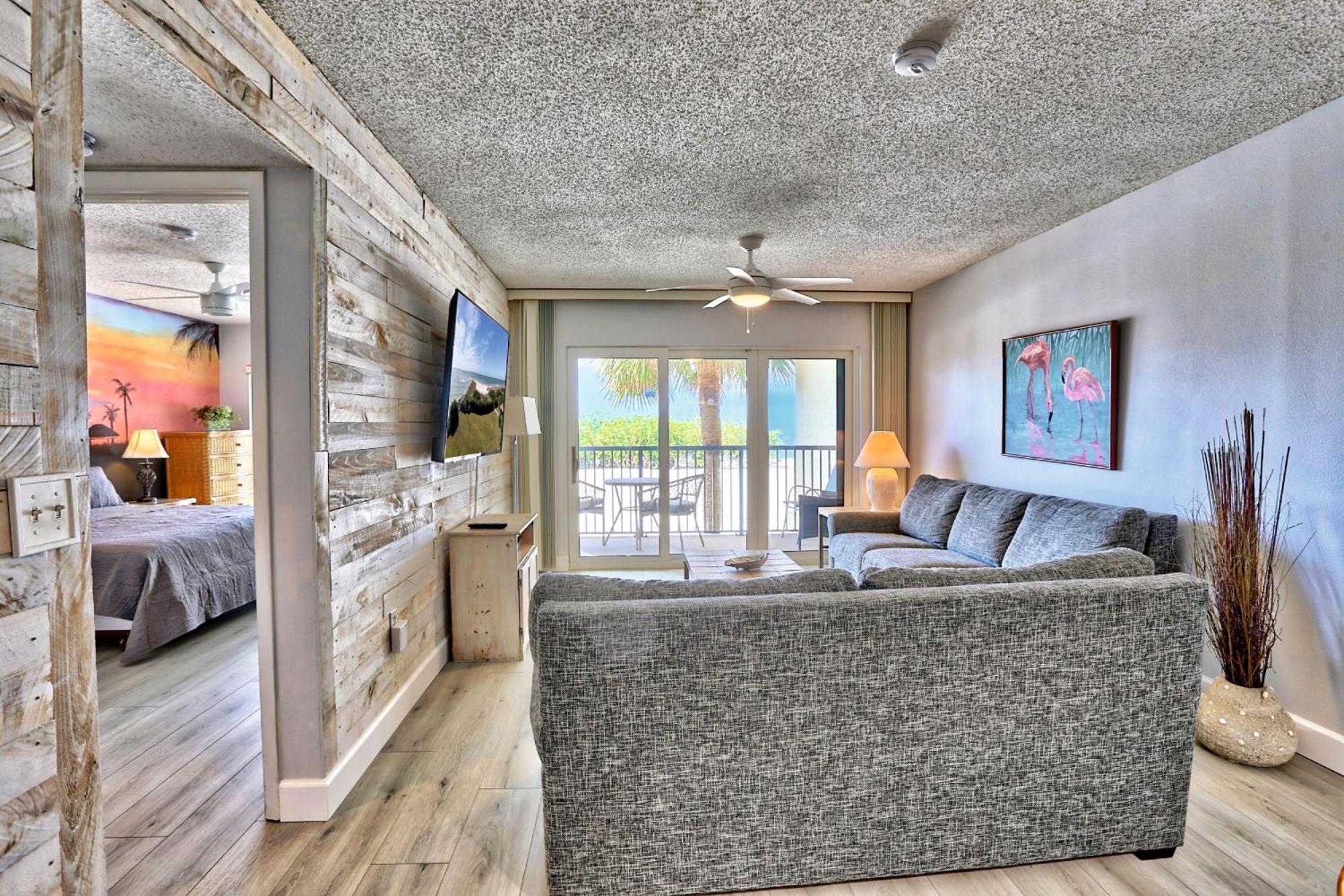 Land's End 11-202 Front St. Pete Beach