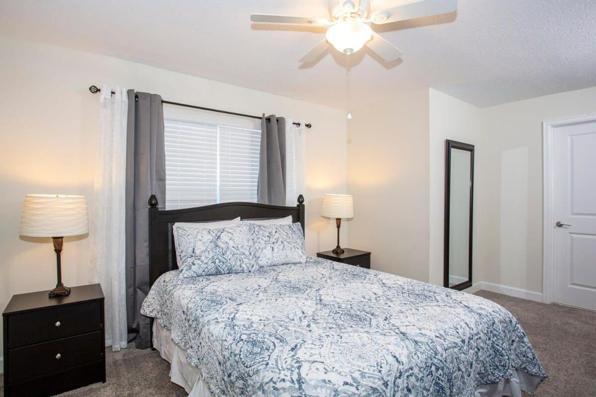 Stunning 5 Bd W/ Pool Close To 4822 Holiday home
