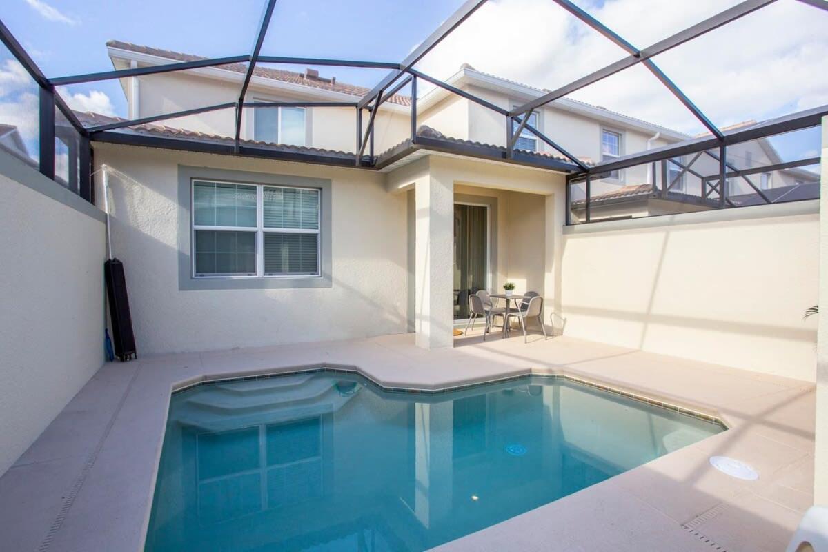 Holiday home Stunning 5 Bd W/ Pool Close To 4822