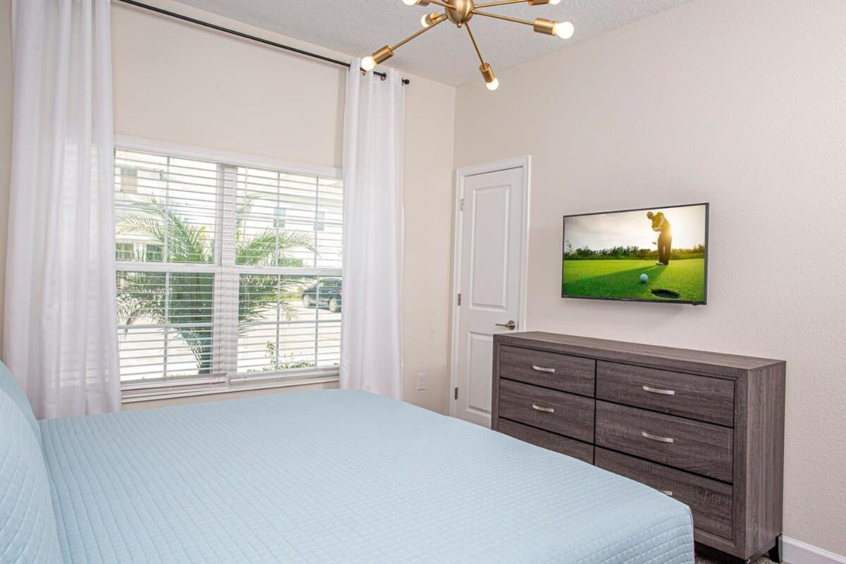 Holiday home Gorgeous 4 Bedroom W/ Pool Close To 4836 *