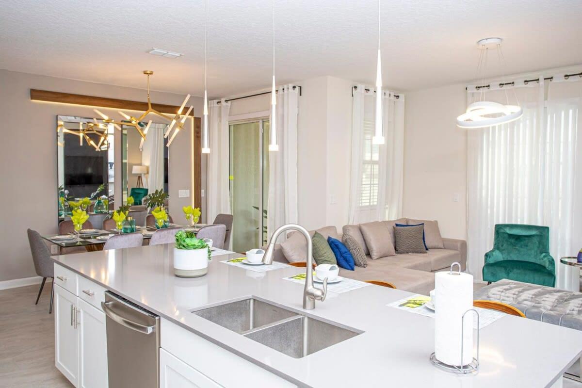 Gorgeous 4 Bedroom W/ Pool Close To 4836 Holiday home Kissimmee