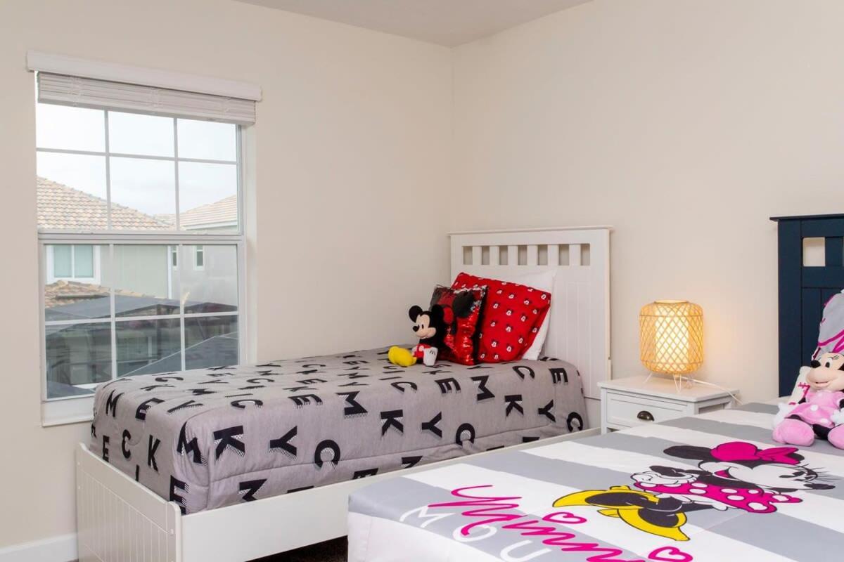 Luxurious Decor 4 Bd W/ Pool Close To 4820 Holiday home *