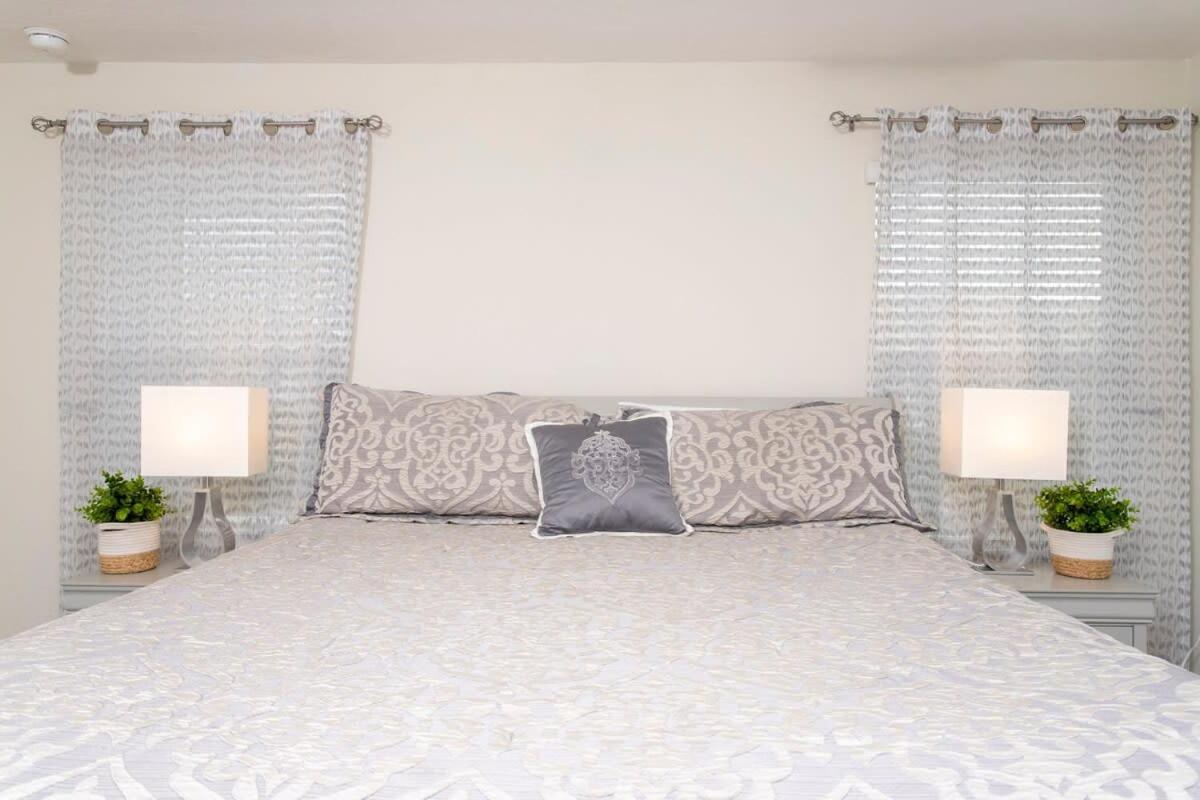 Luxurious Decor 4 Bd W/ Pool Close To 4820 Kissimmee