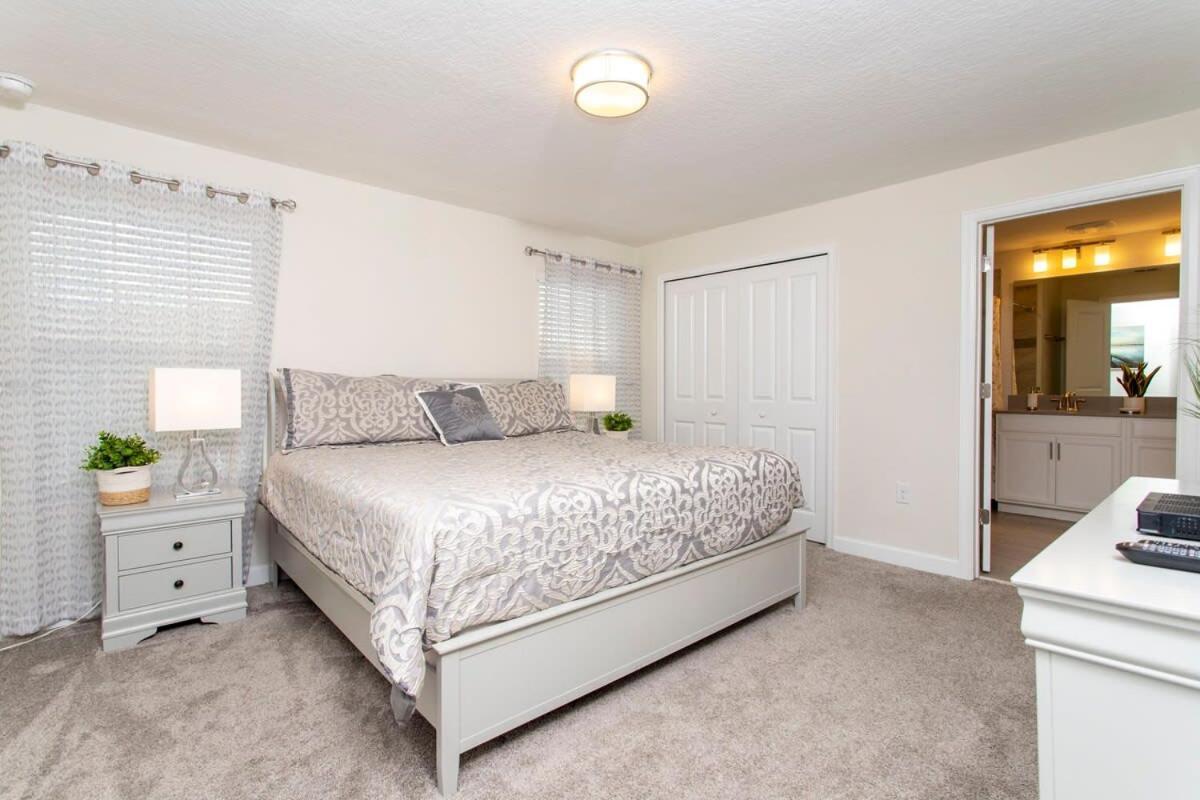 Luxurious Decor 4 Bd W/ Pool Close To 4820 Holiday home