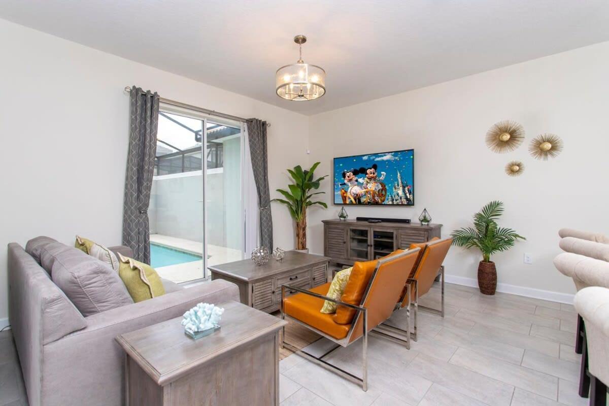 Luxurious Decor 4 Bd W/ Pool Close To 4820 Holiday home *