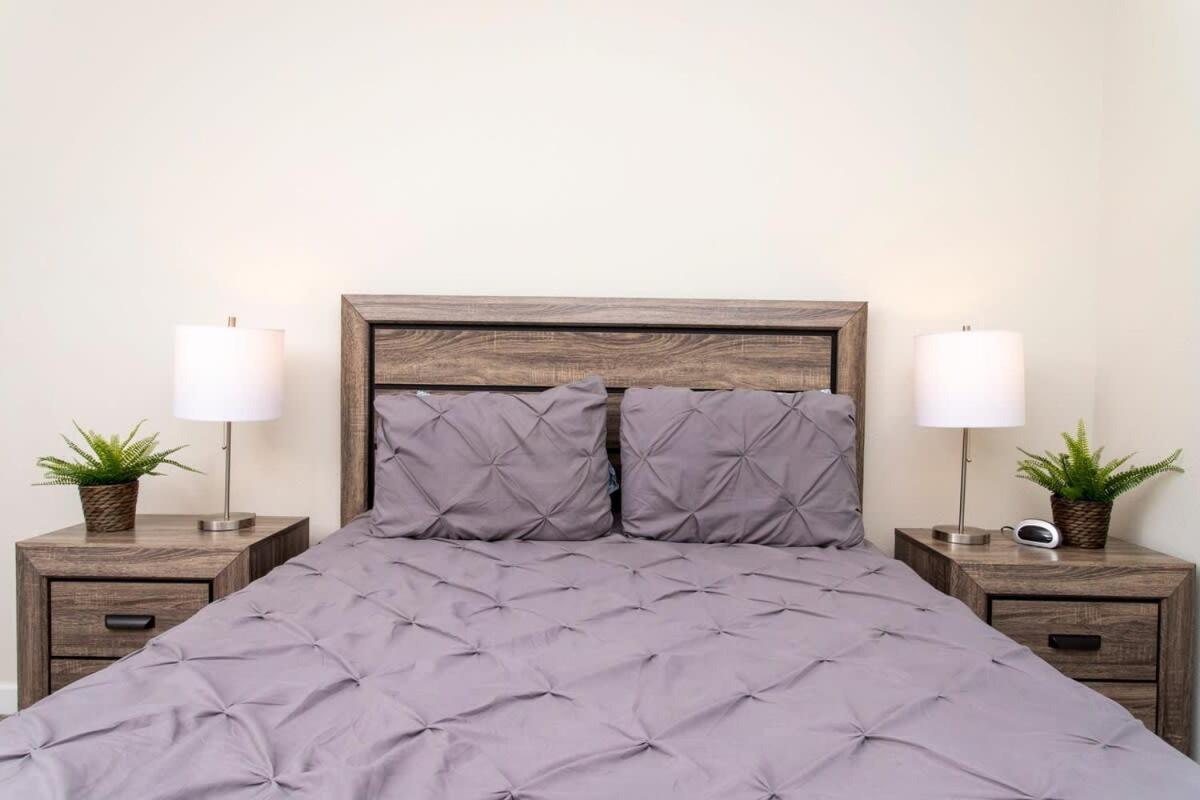 Luxurious Decor 4 Bd W/ Pool Close To 4820