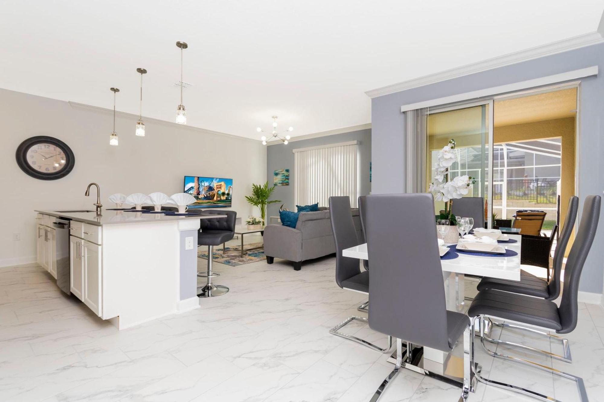 Stunning 4 Bd W/ Pool Close To @ Champions Gate 990