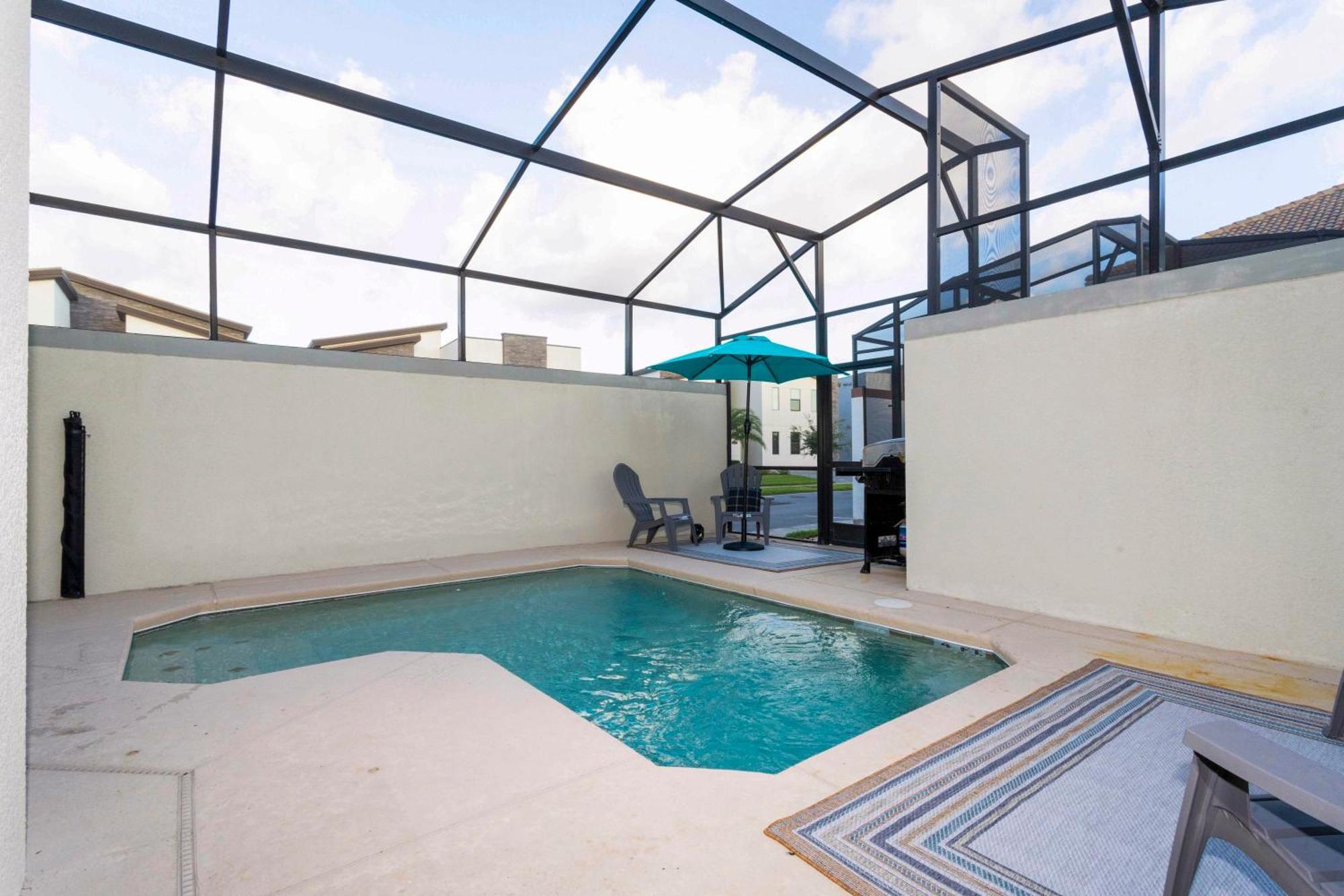 Magnificent 5bd W/ Pool Close To @storey 4800 Holiday home *