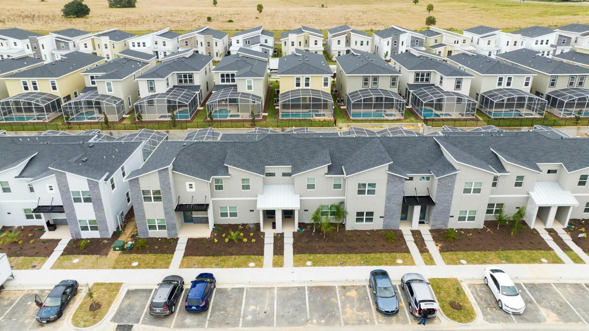 Stunning 4 Bd W/ Pool Close To @ Champions Gate 1158 *