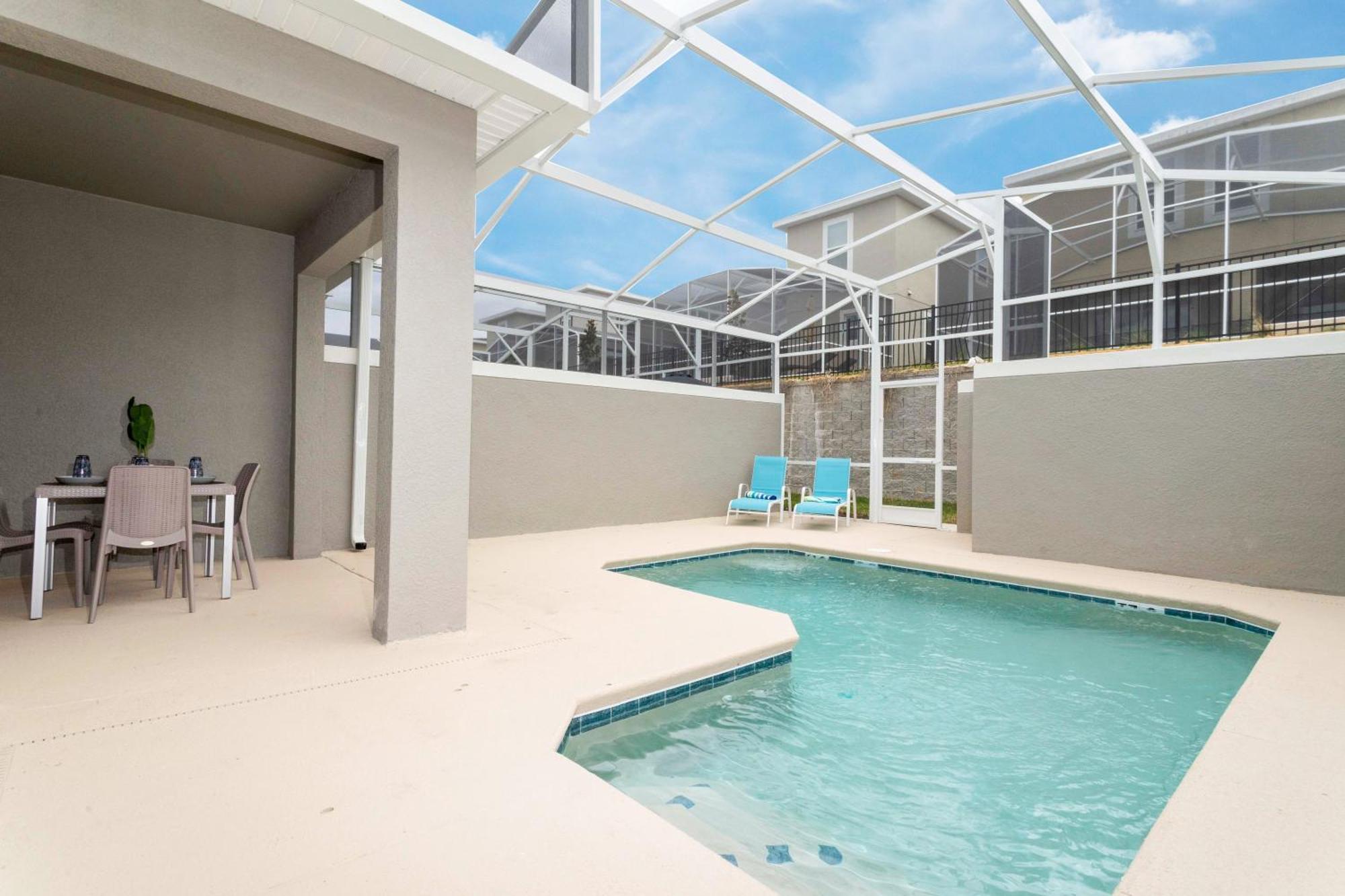 Stunning 4 Bd W/ Pool Close To @ Champions Gate 1158 *