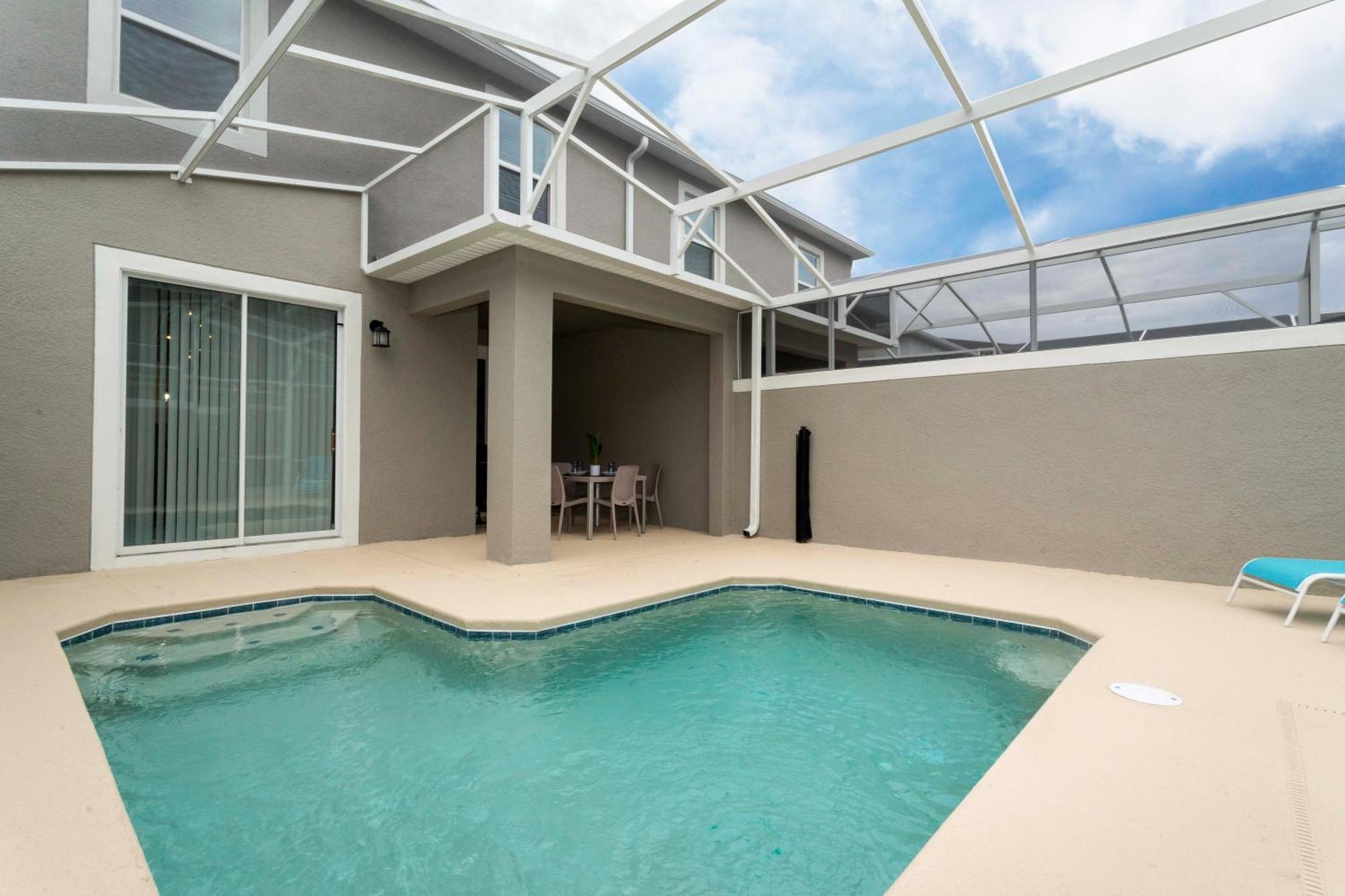 Stunning 4 Bd W/ Pool Close To @ Champions Gate 1158 Kissimmee