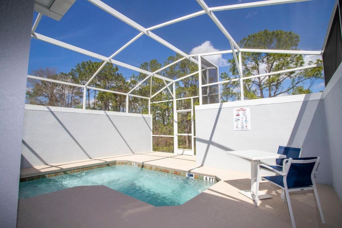 Stunning 5 Bd W/ Pool Close To 8955 *