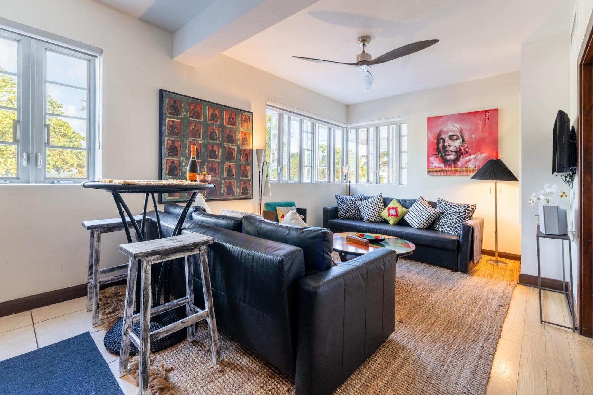 Apartment Oceanfront Oasis: 2-br On Ocean Drive Miami Beach