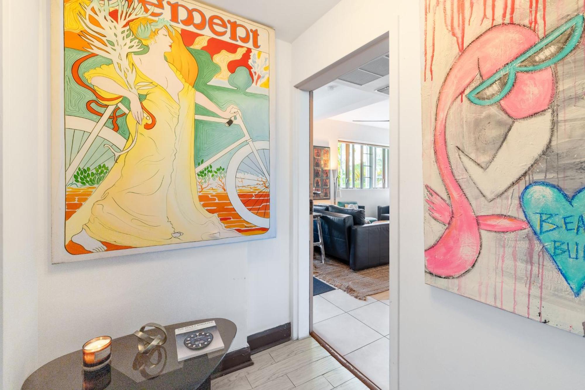 Oceanfront Oasis: 2-br On Ocean Drive Miami Beach