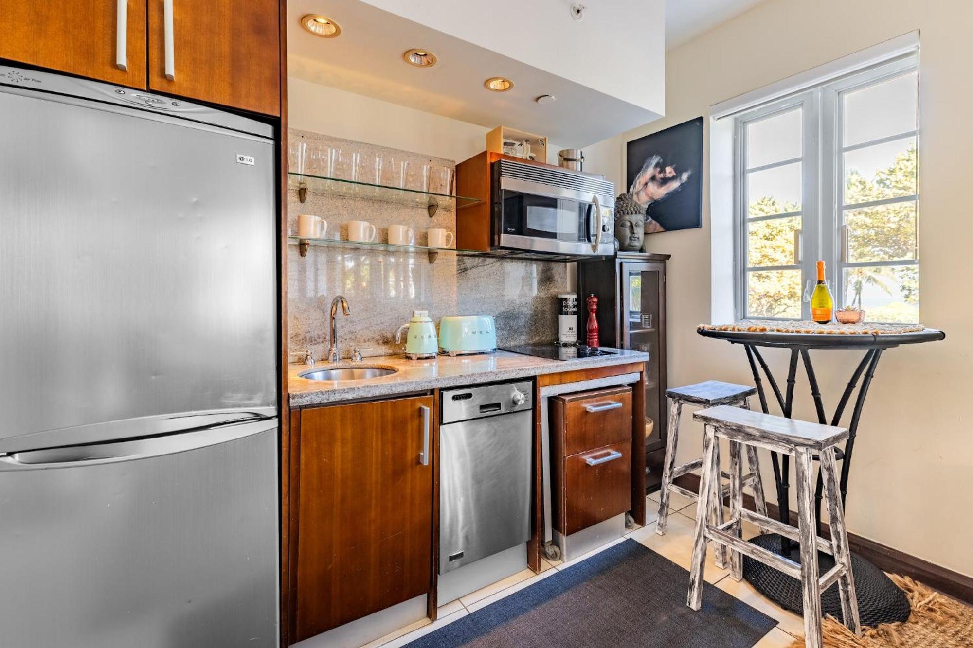 Oceanfront Oasis: 2-br On Ocean Drive