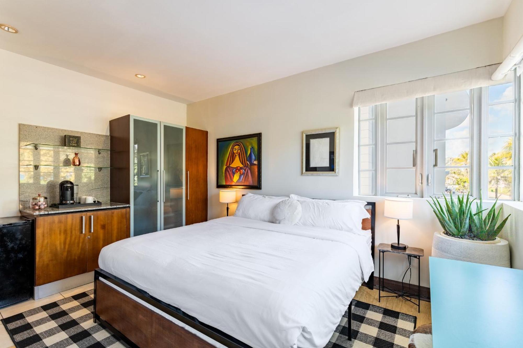 Apartment Oceanfront Oasis: 2-br On Ocean Drive