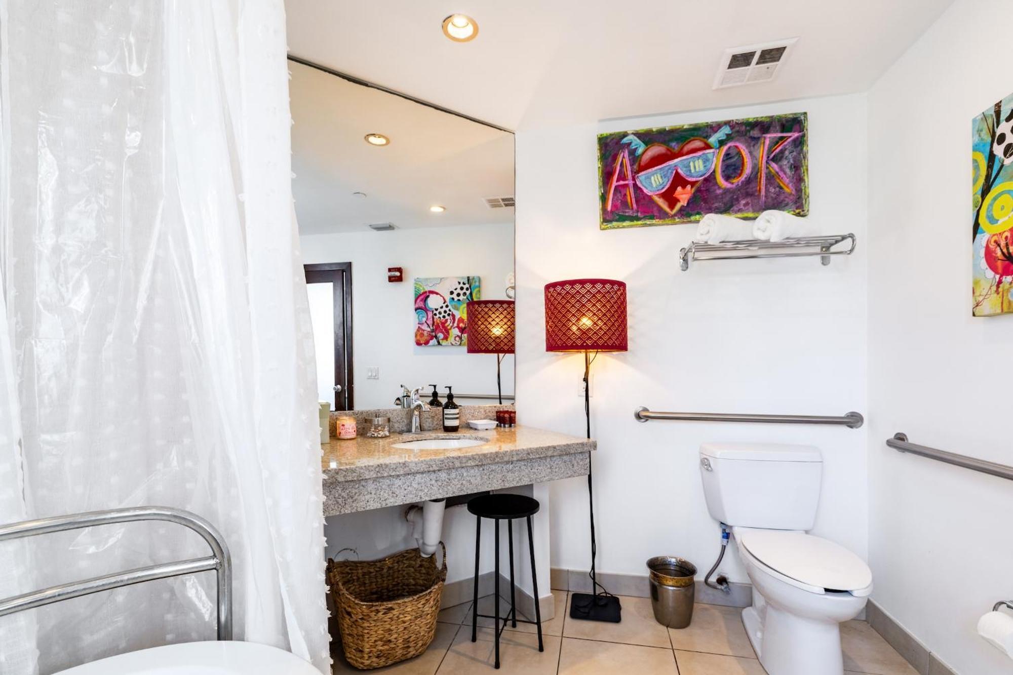 Apartment Oceanfront Oasis: 2-br On Ocean Drive *