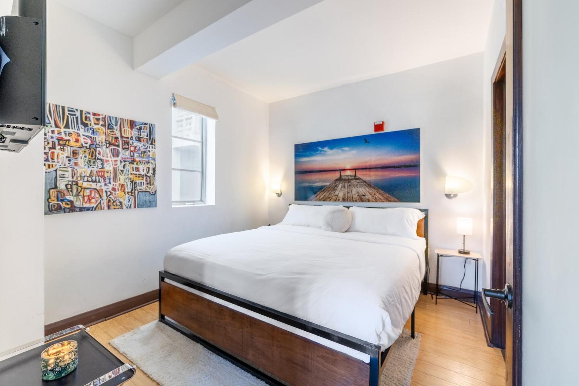 Apartment Oceanfront Oasis: 2-br On Ocean Drive Miami Beach