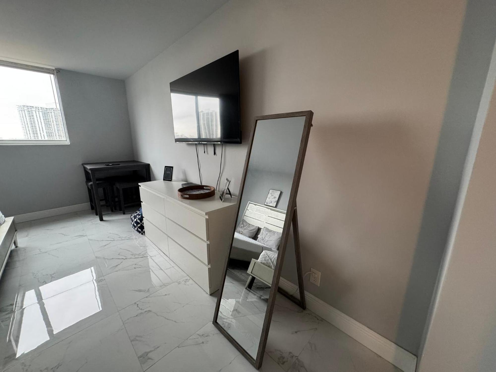 Sunny Isles Ocean Reserve Apartment *