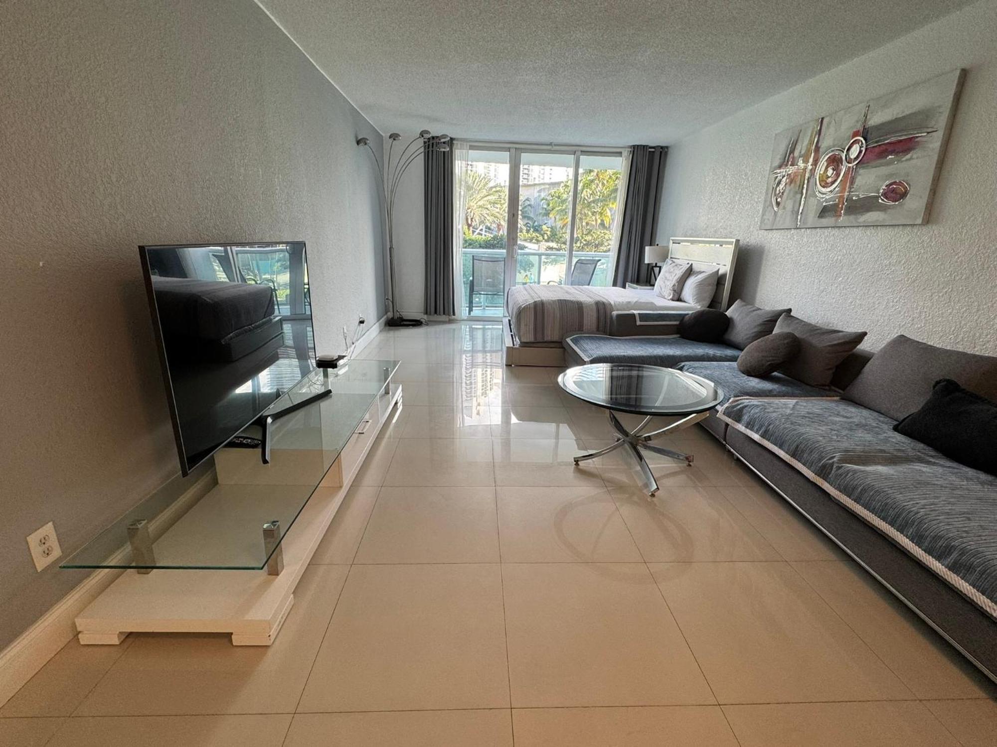 Sunny Isles Ocean Reserve Apartment *