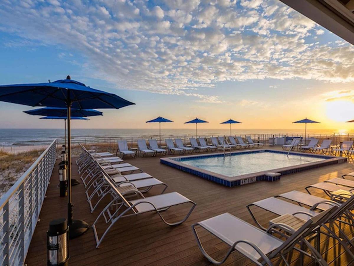 Jbg Hideaway Resort *