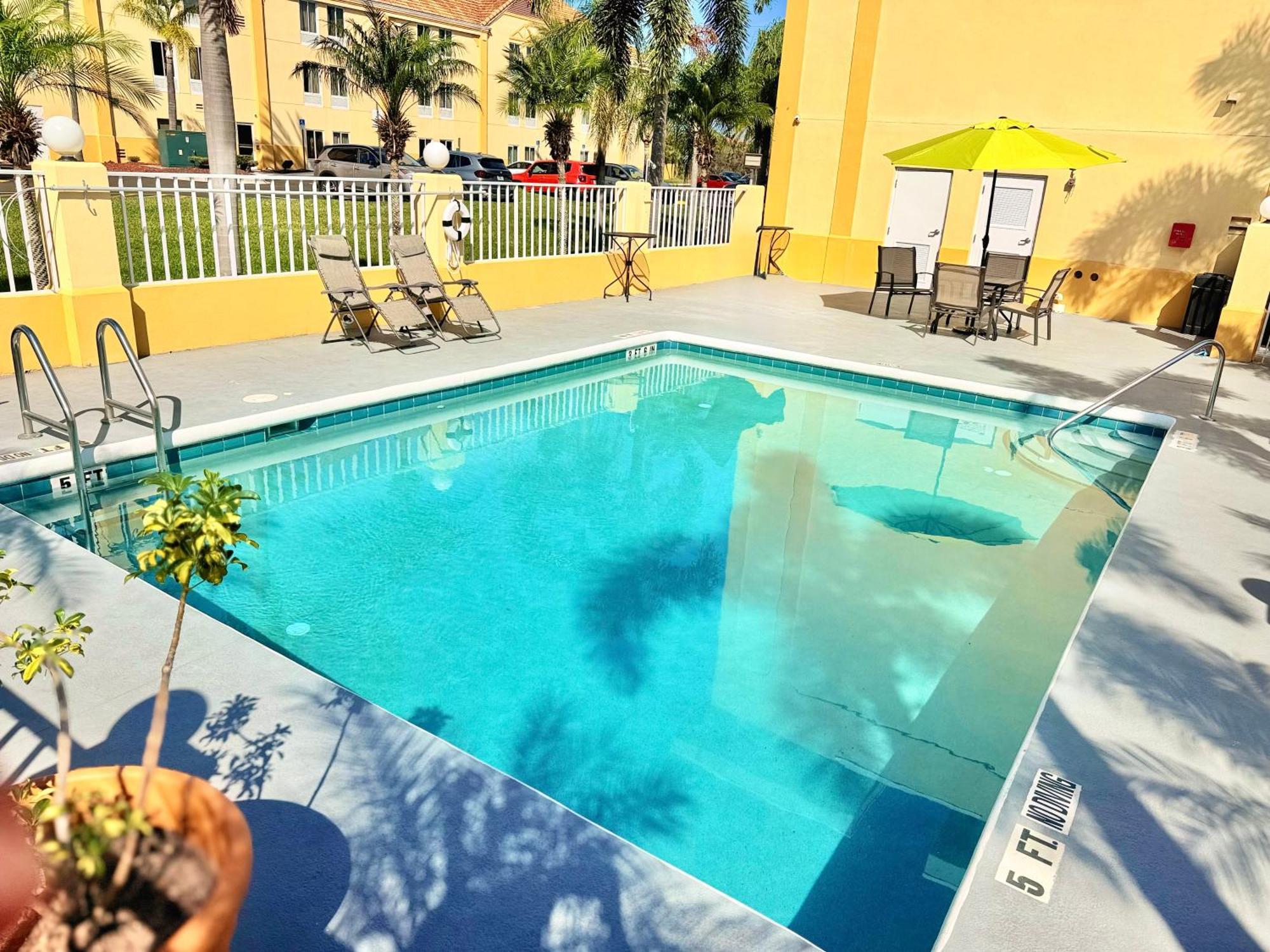 La Quinta By Wyndham Universal Area - Free Shuttle To Universal Hotel