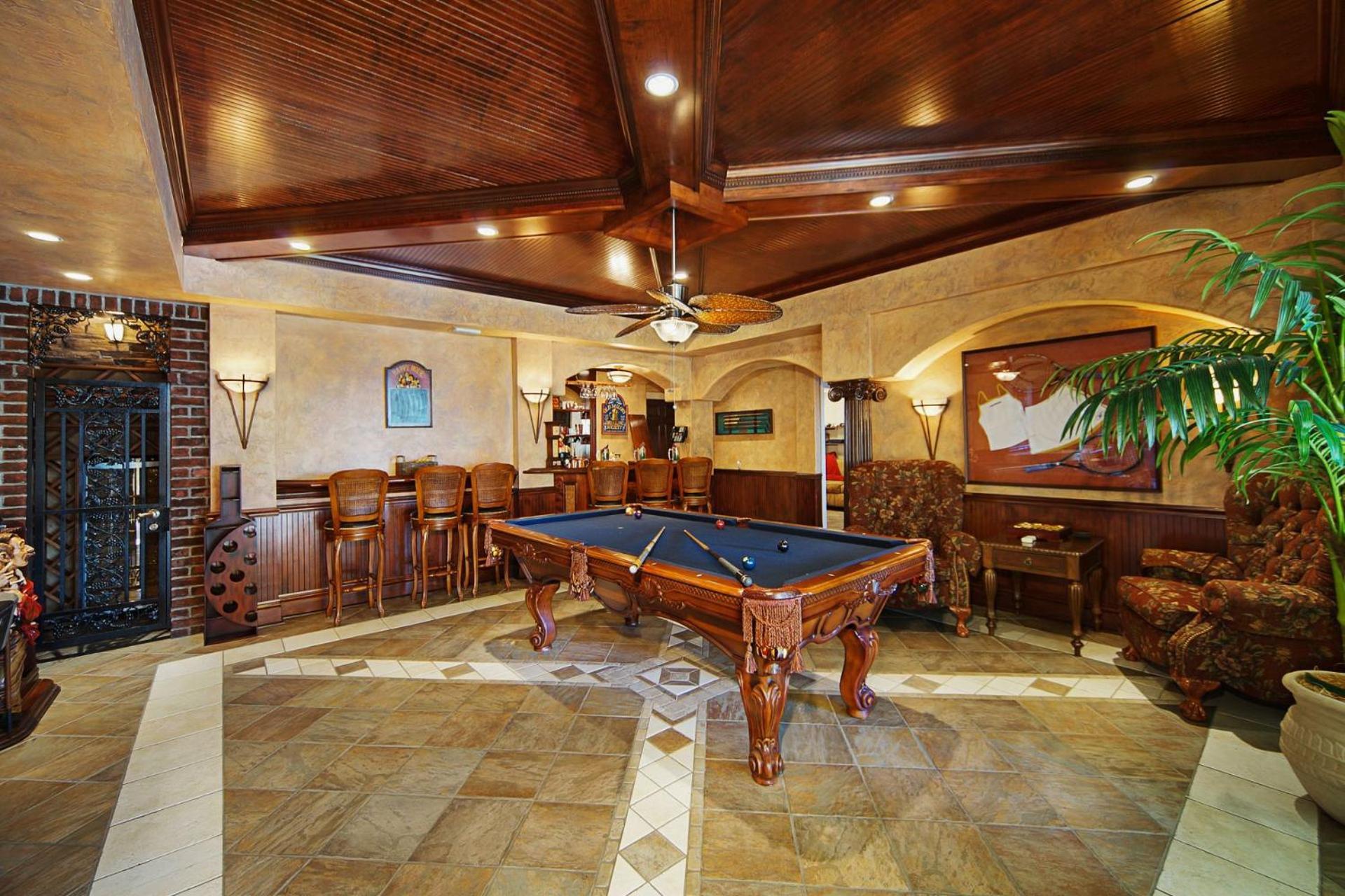 Luxury Riverfront 3-story With Bar, Gym, And Heated Pool - The Winslet Estate Villa Cape Coral