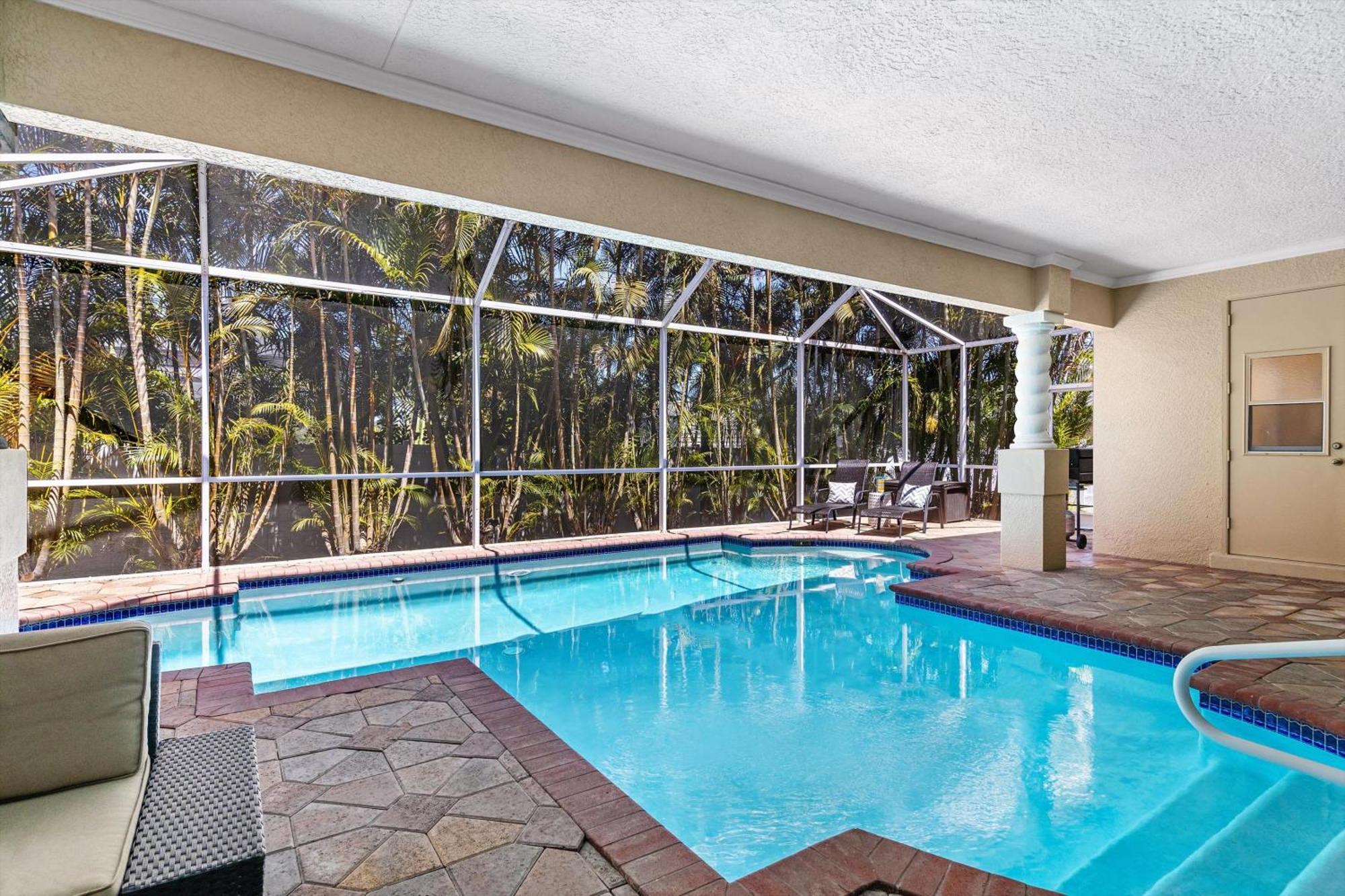 Villa Fully-fenced Electric-heated Oversized Pool With Lots Of Privacy - Cape Coral
