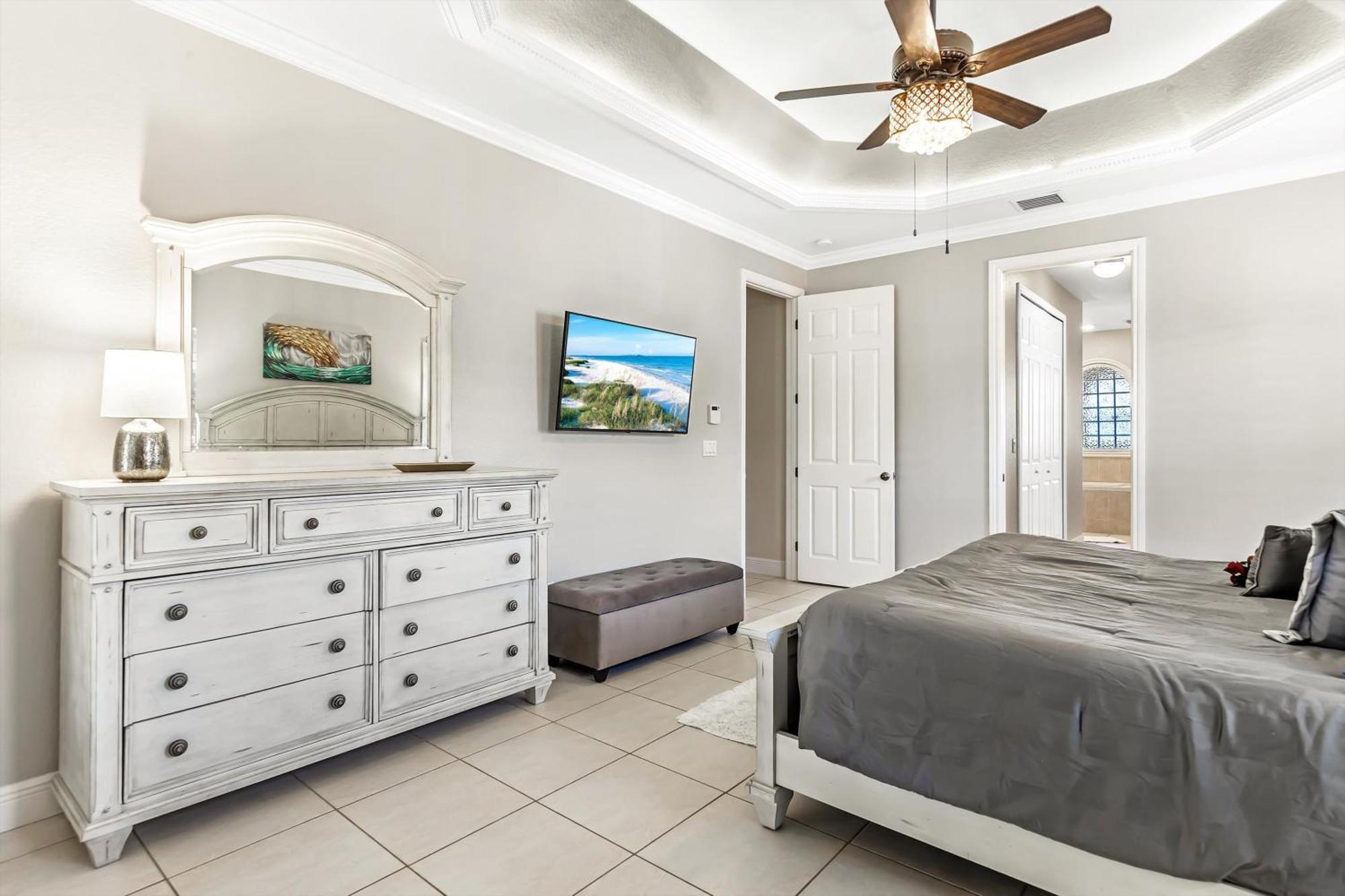 Fully-fenced Electric-heated Oversized Pool With Lots Of Privacy - Cape Coral