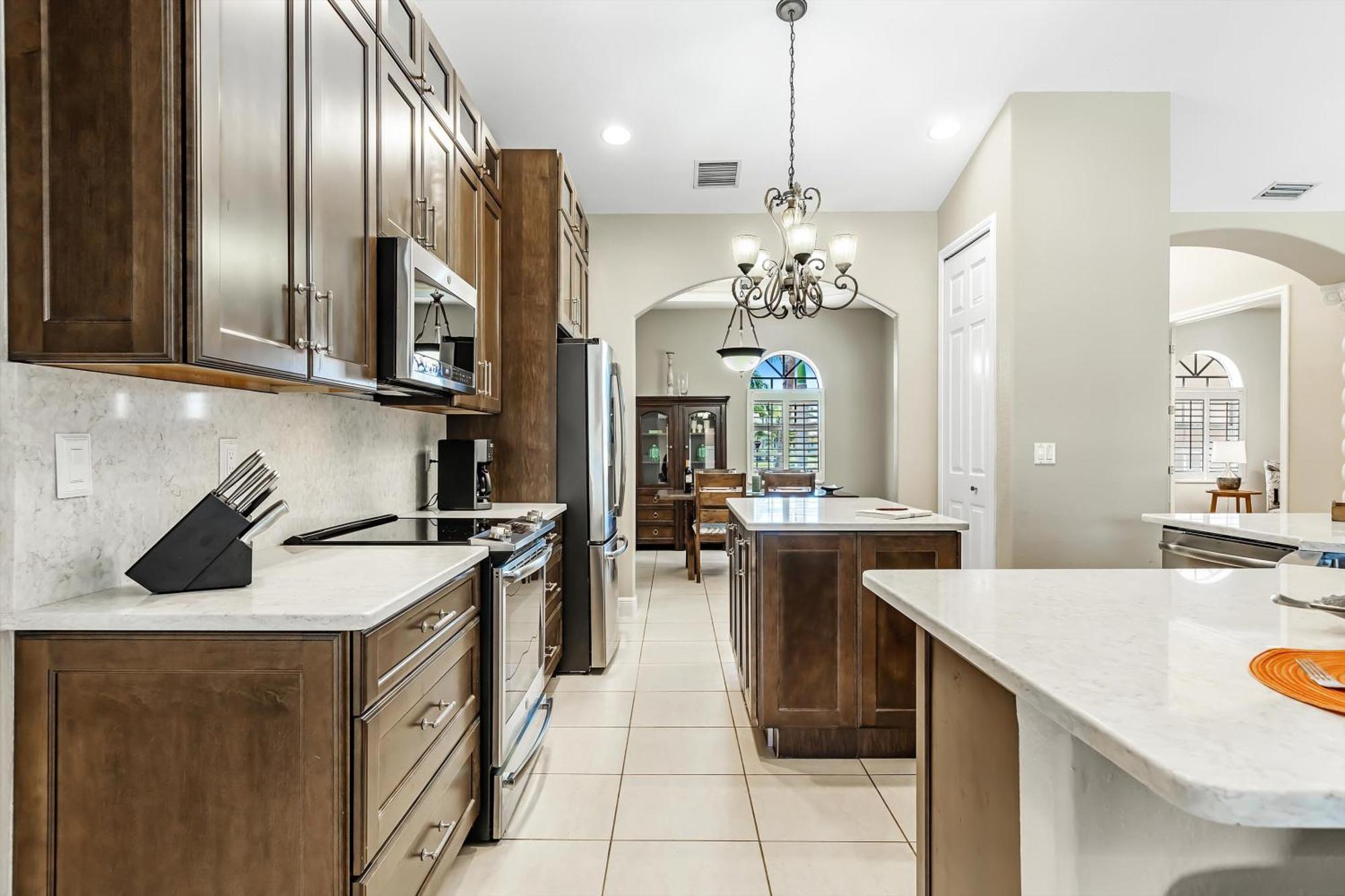 Fully-fenced Electric-heated Oversized Pool With Lots Of Privacy -