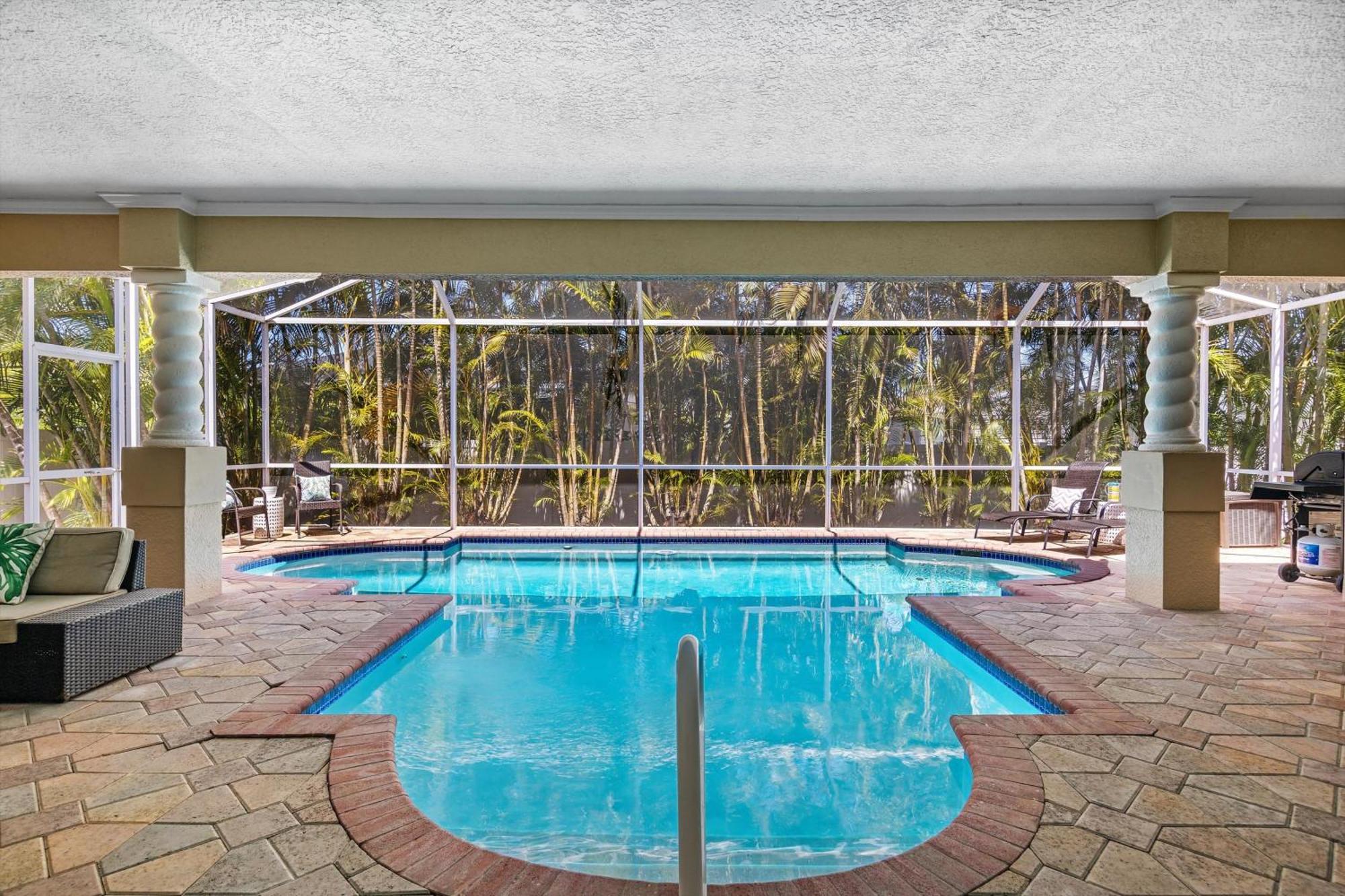 Villa Fully-fenced Electric-heated Oversized Pool With Lots Of Privacy - Cape Coral