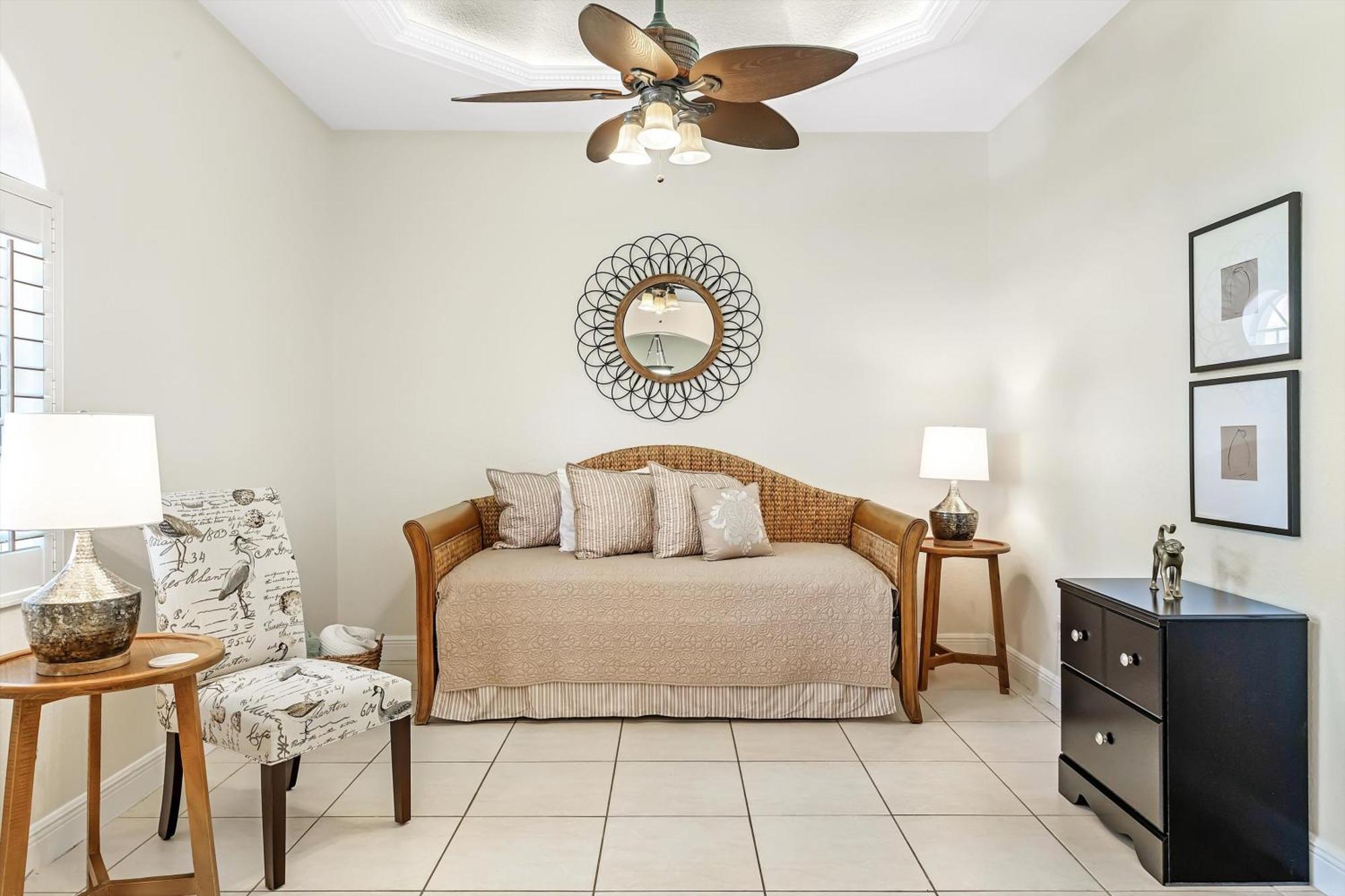 Fully-fenced Electric-heated Oversized Pool With Lots Of Privacy - * Cape Coral